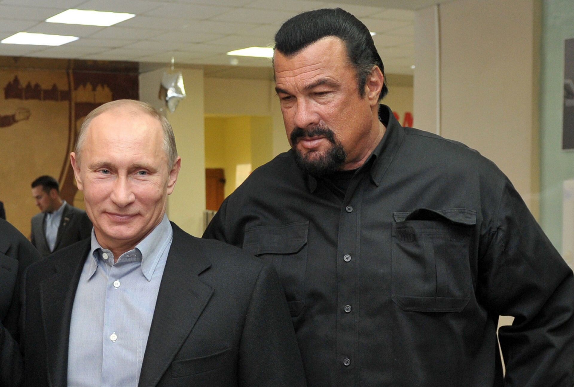 Steven Seagal: Support for Putin among western celebrities, Russian citizenship since 2016, Relationship with the Russian president. 1920x1300 HD Background.