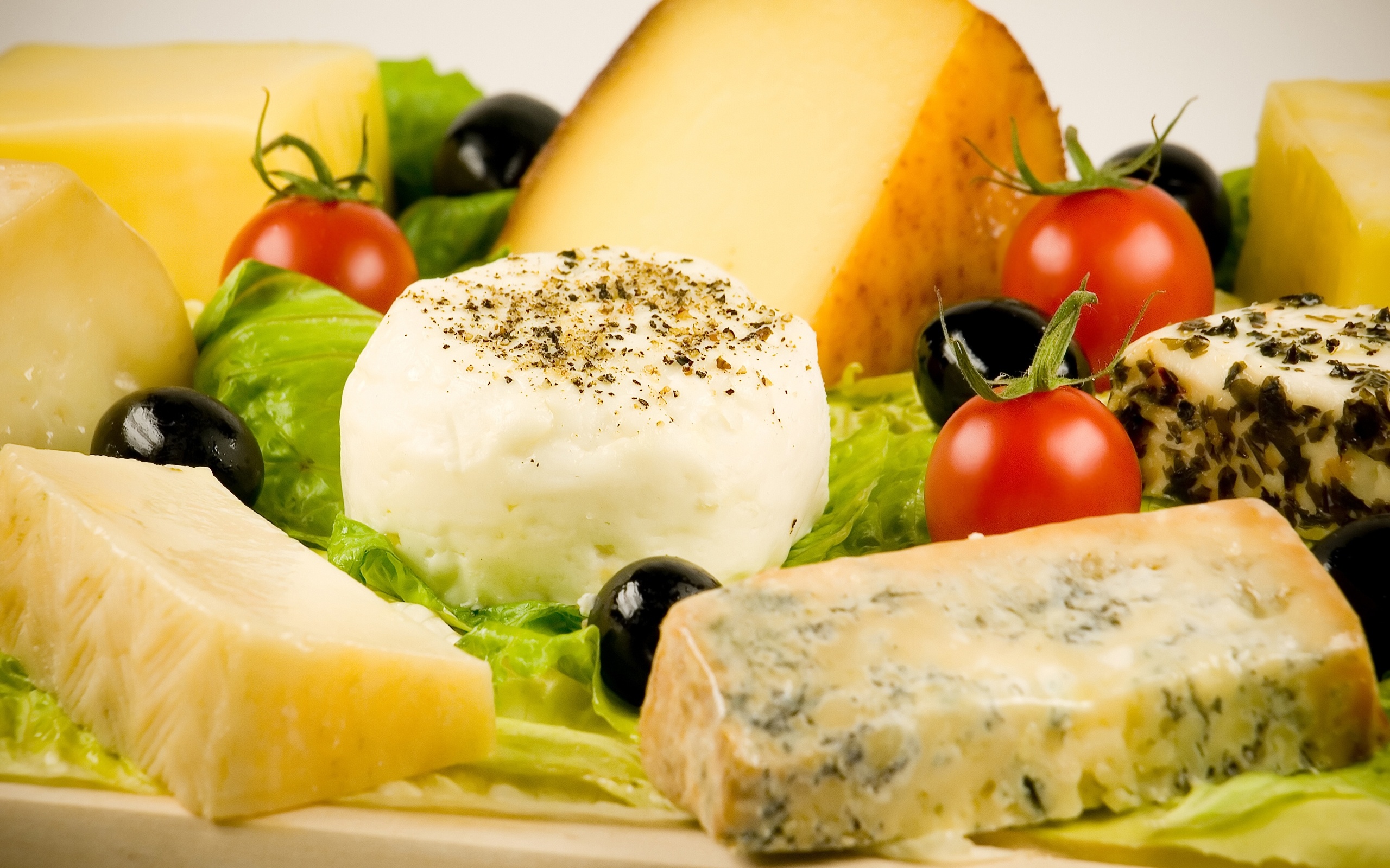 Cheese: Categorized by moisture content, from soft, semi-soft, semi-hard to hard. 2560x1600 HD Wallpaper.