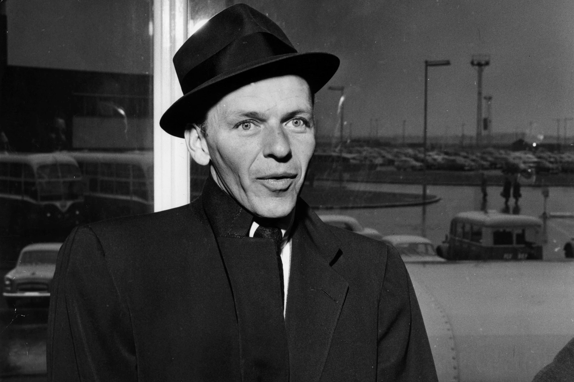 Frank Sinatra, Love affair with melodies, Mistresses & the mob, Melodic journey, 2000x1340 HD Desktop