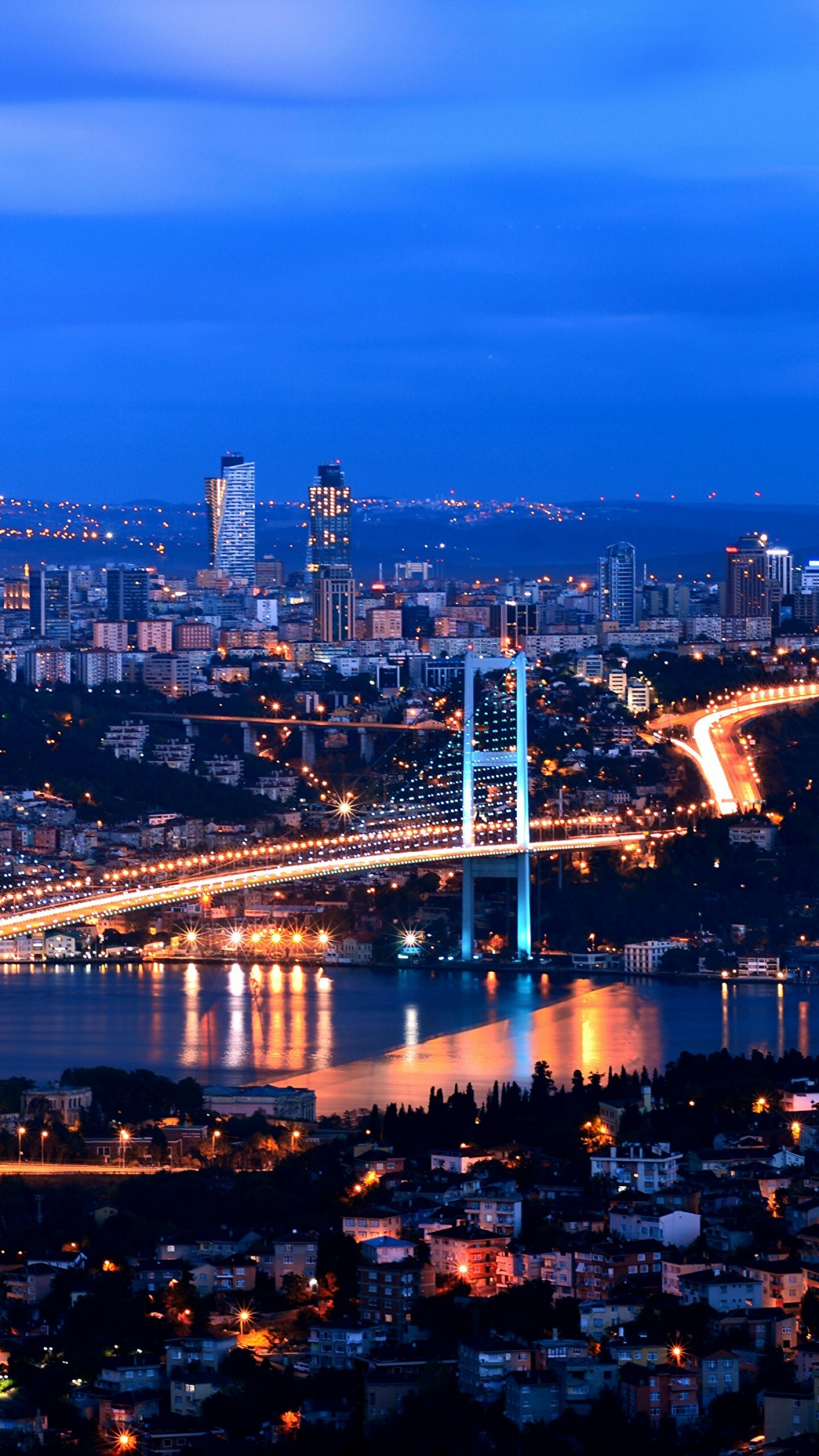 Turkey: Istanbul is the country's largest city and financial center. 1440x2560 HD Wallpaper.