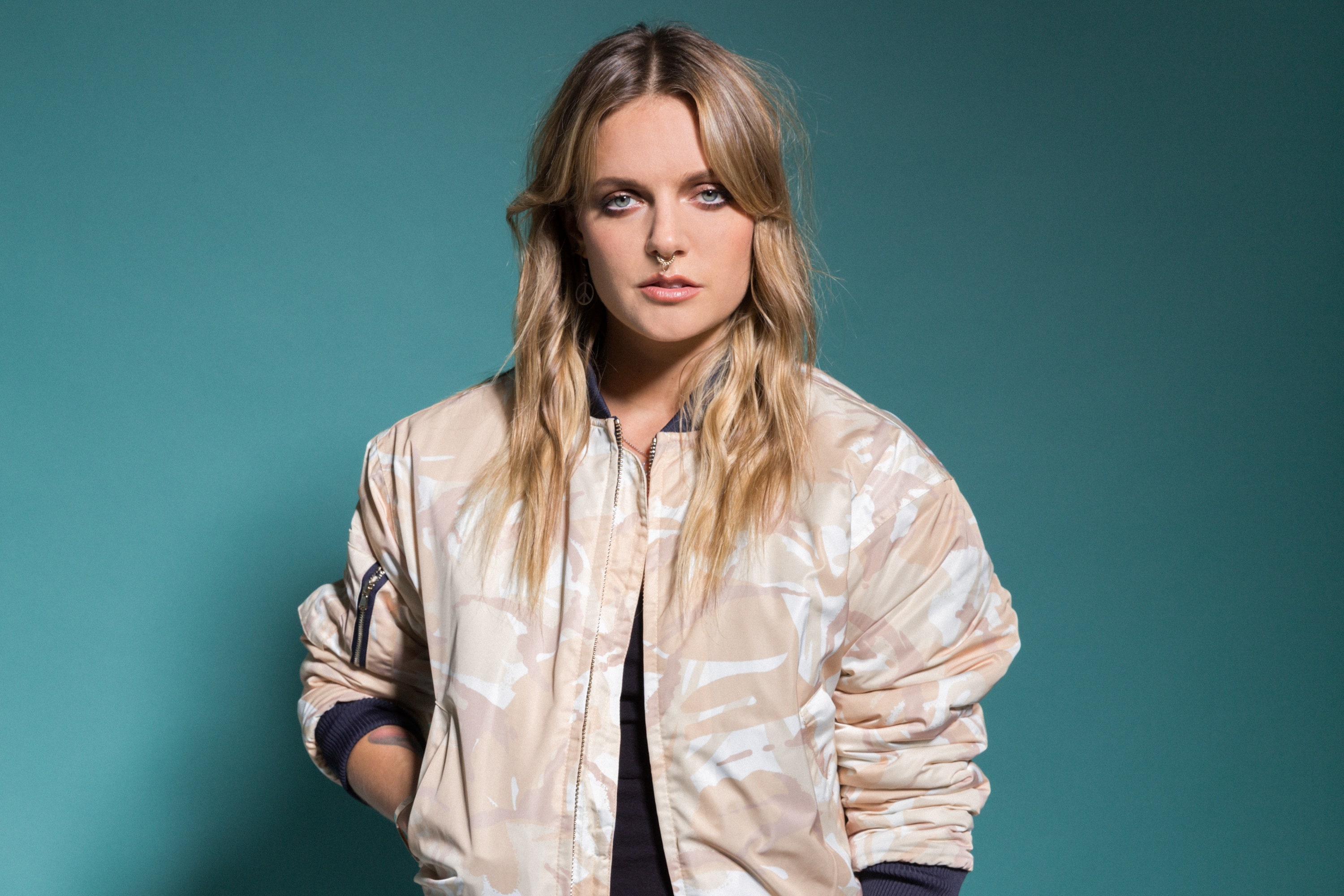 Tove Lo Music, Bold performer, Emotionally charged, Unapologetic style, 3000x2000 HD Desktop