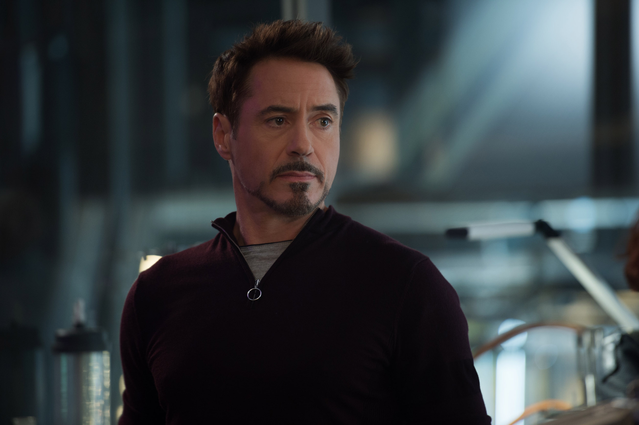 Robert Downey Jr.: American actor, producer, and musician best known today for playing Iron Man. 2500x1670 HD Background.