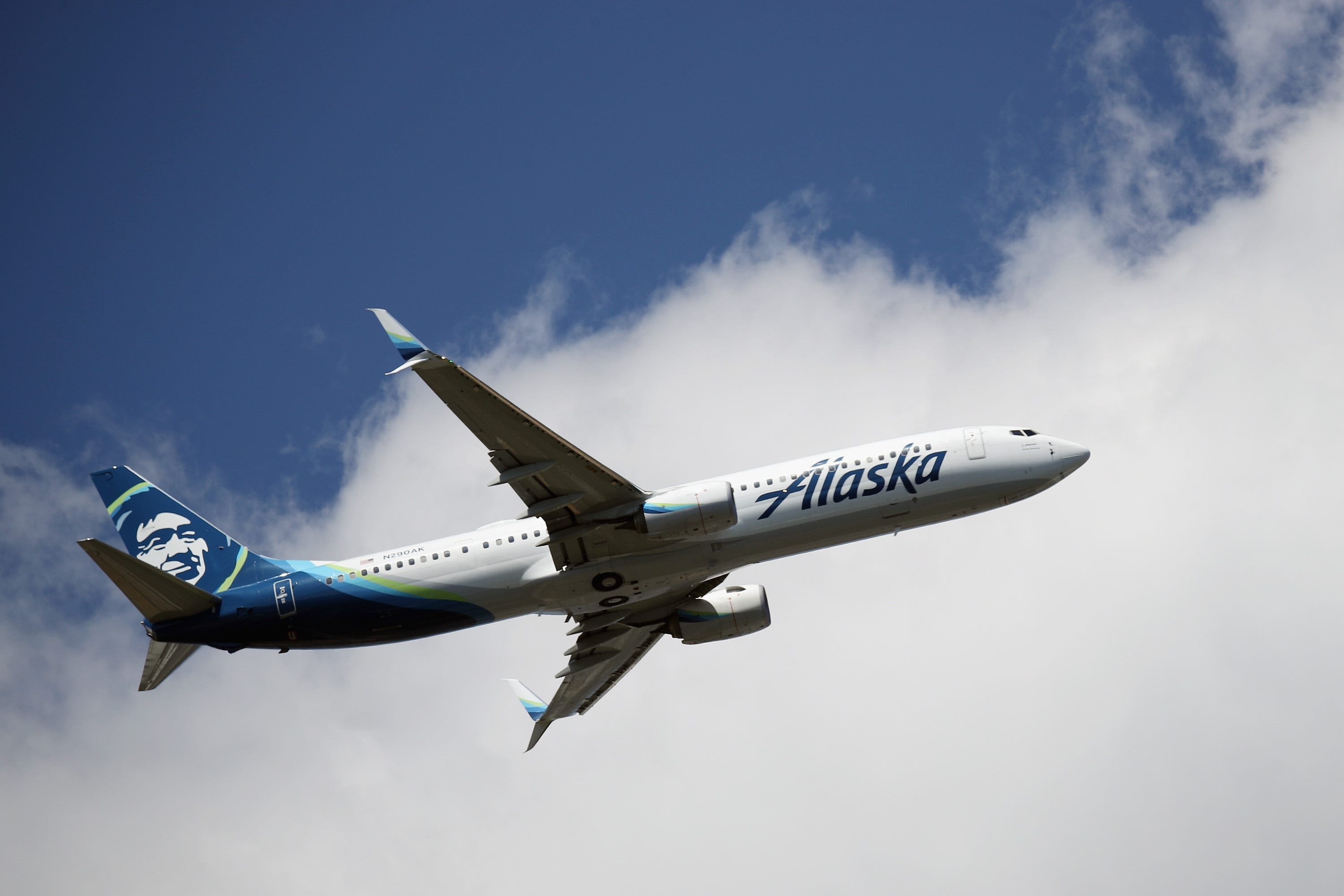 Alaska Airlines, 3-day sale, Discounted Hawaii flights, Limited time offer, 3000x2000 HD Desktop