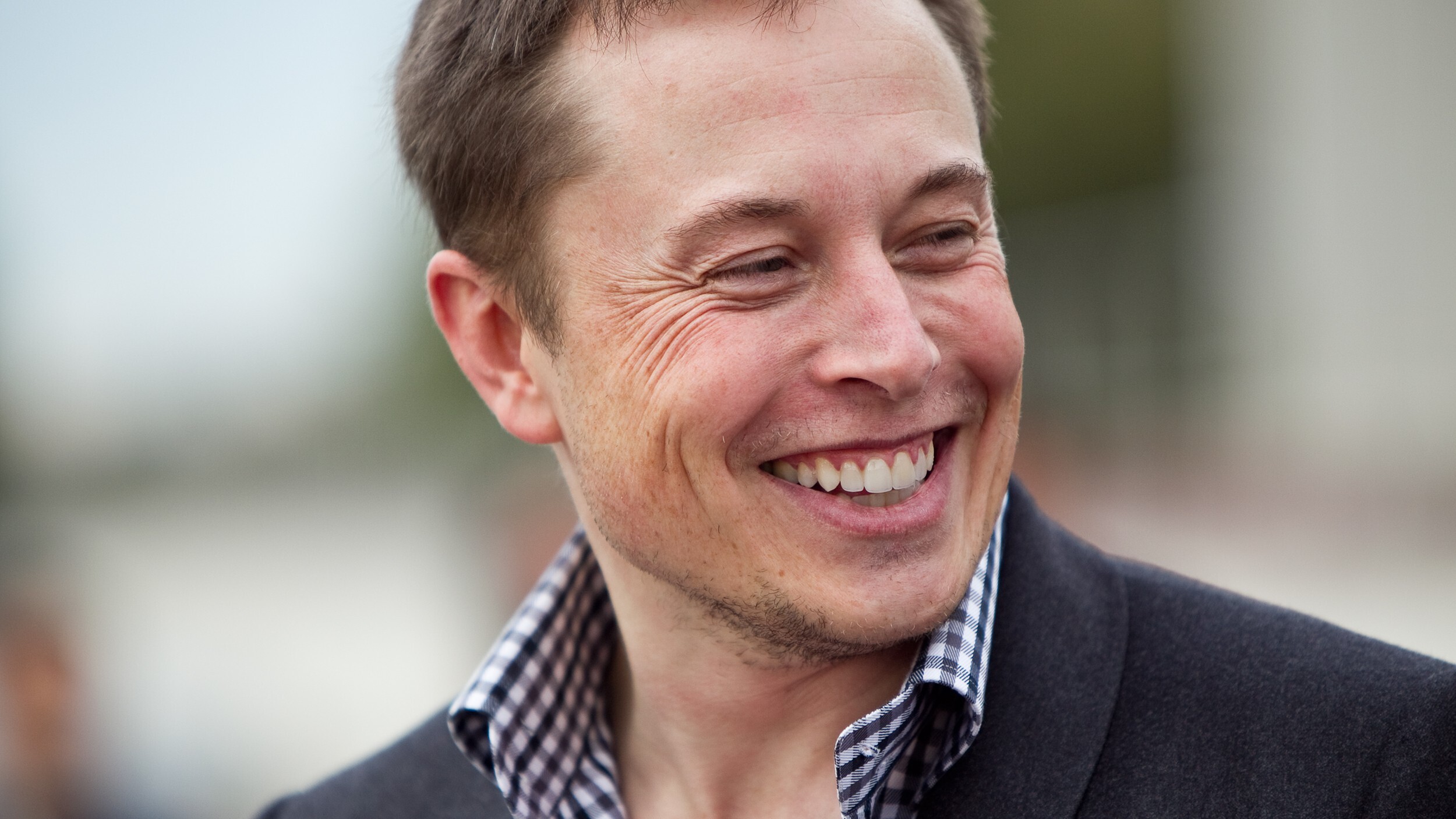 Elon Musk: Cofounded six companies including electric car maker Tesla, rocket producer SpaceX and tunneling startup Boring Company. 2500x1410 HD Wallpaper.