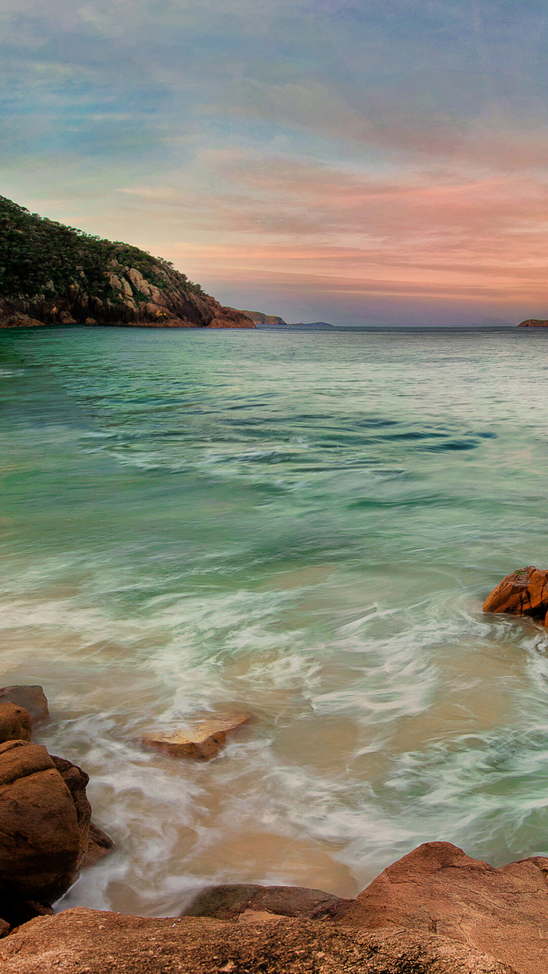 Australia: Whitehaven Beach, Queensland, Coastline. 1080x1920 Full HD Background.