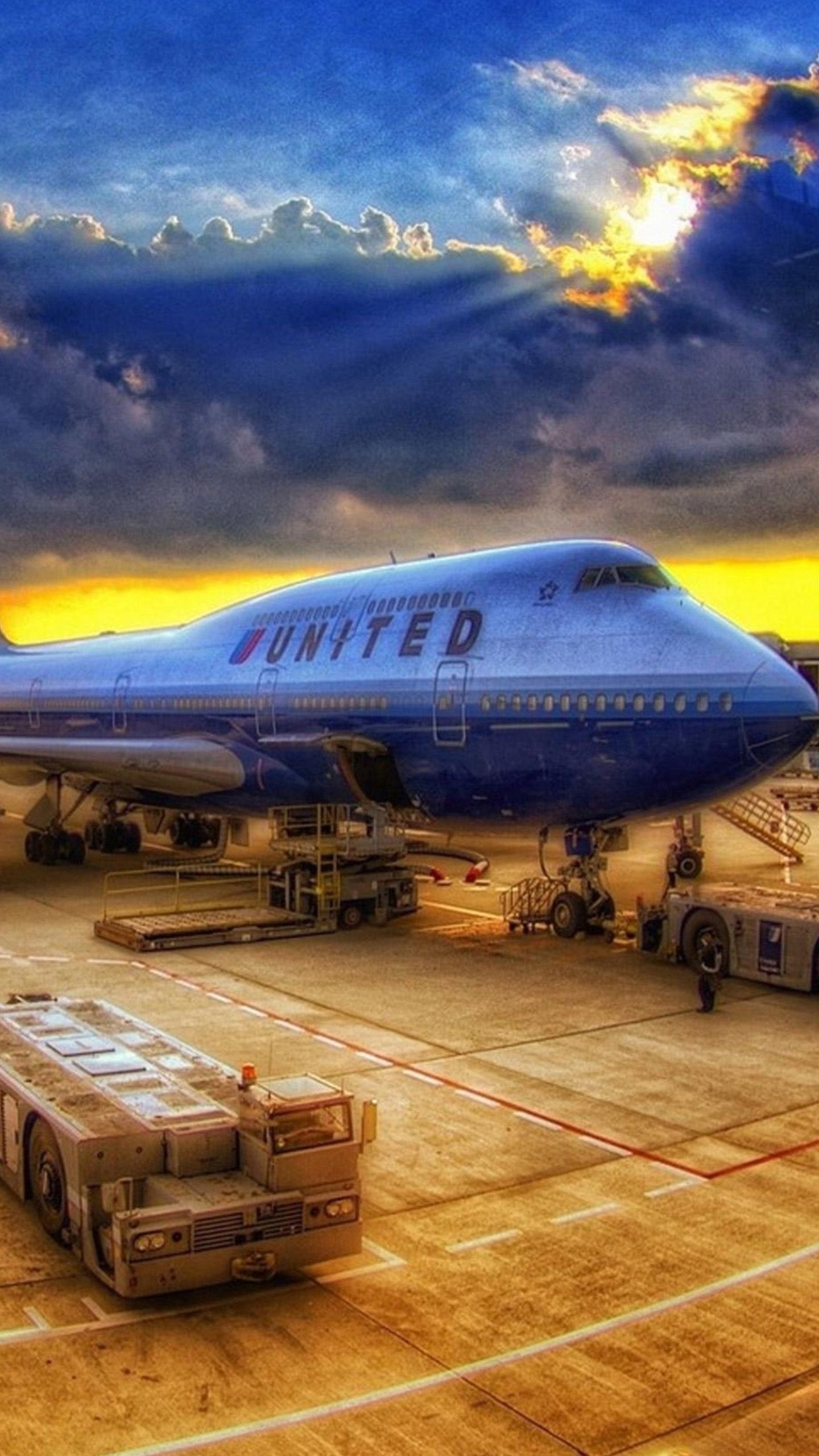United Airlines, Top free backgrounds, Airline wallpapers, Travel with United, 1440x2560 HD Handy