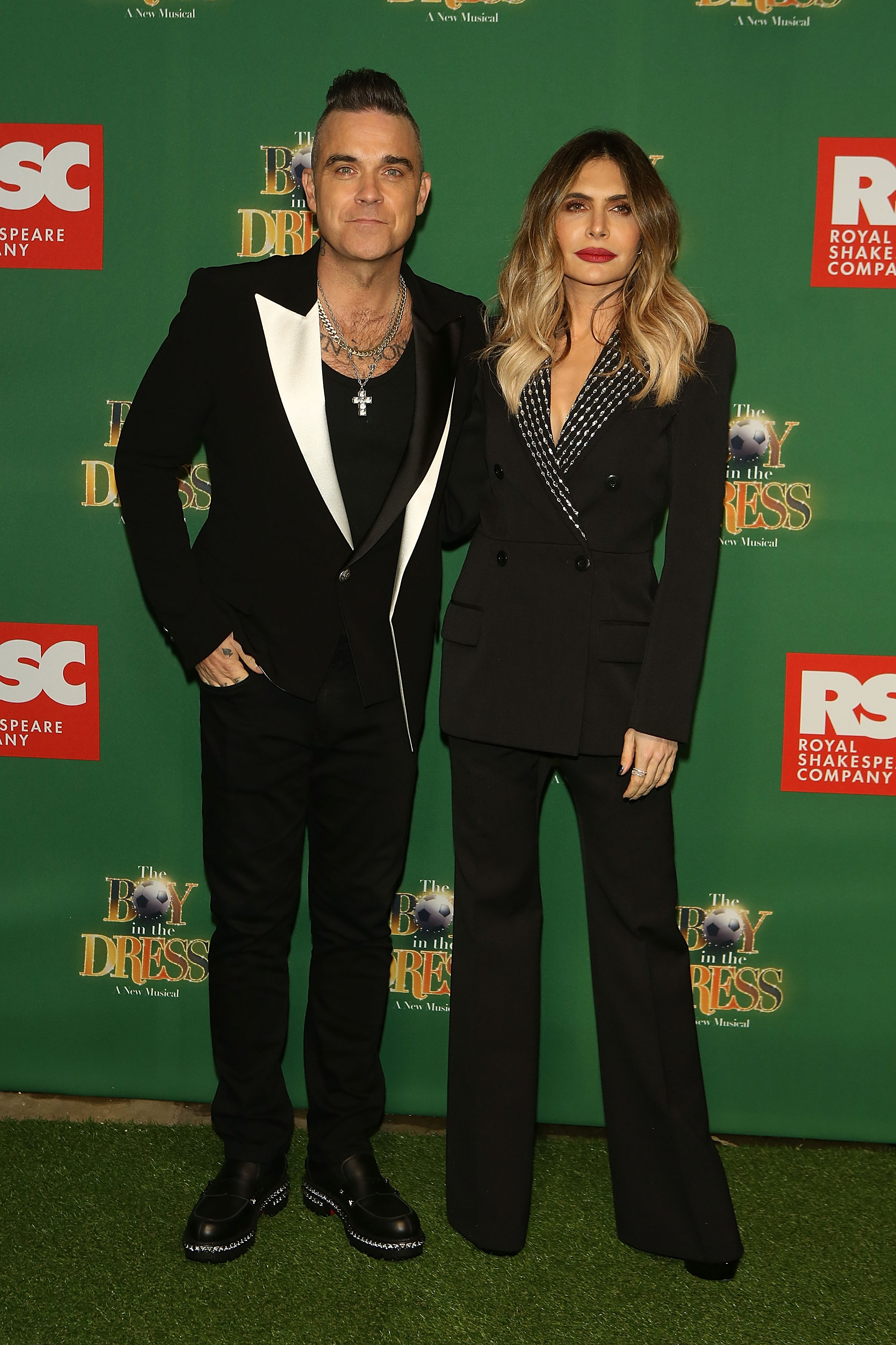 Robbie Williams, Ayda Field's concerns, Love at first sight, Celebrity news, 2000x3000 HD Phone