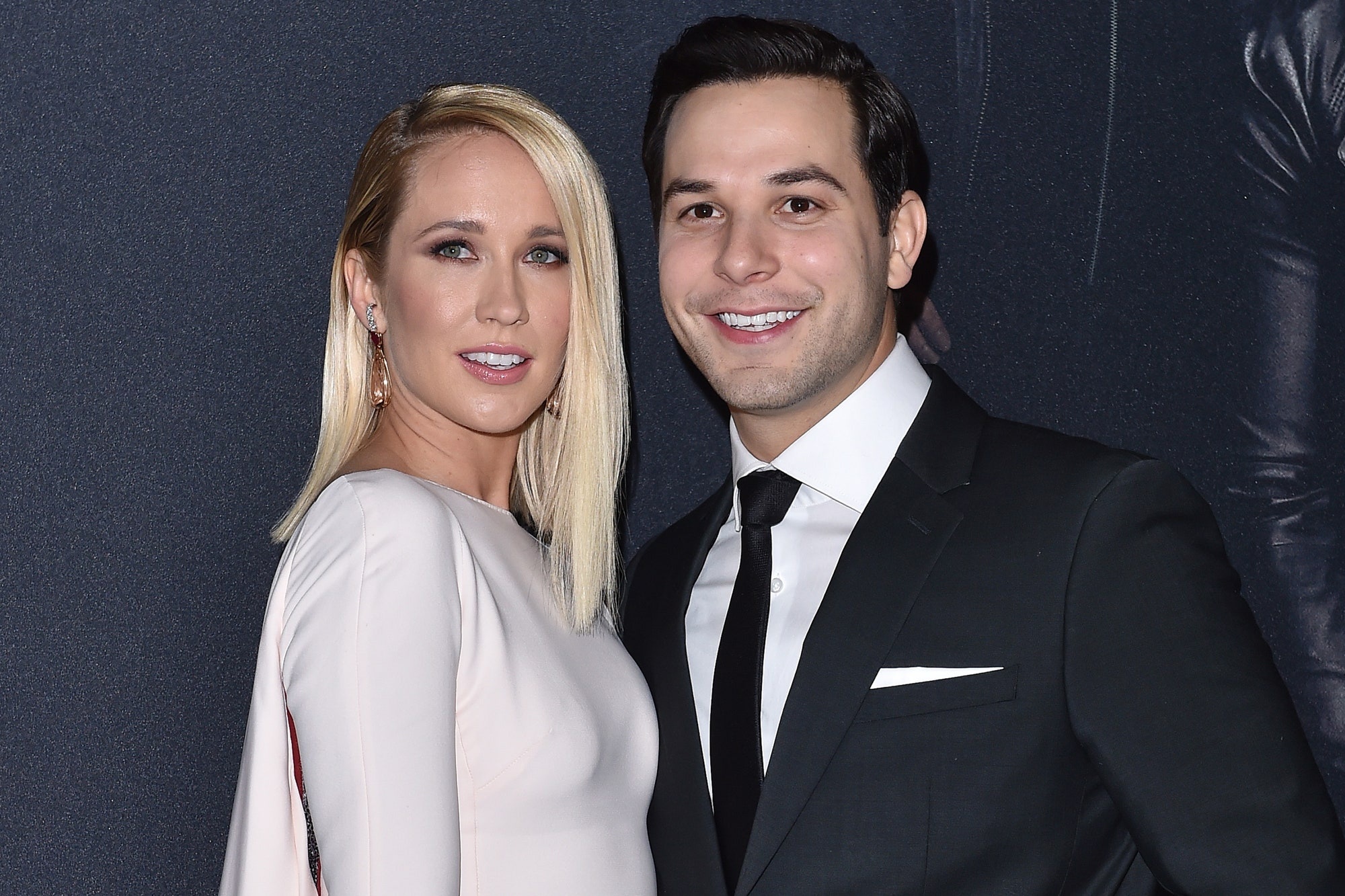 Skylar Astin: Finalized the divorce in August 2019, More than two and a half years of marriage. 2000x1340 HD Background.