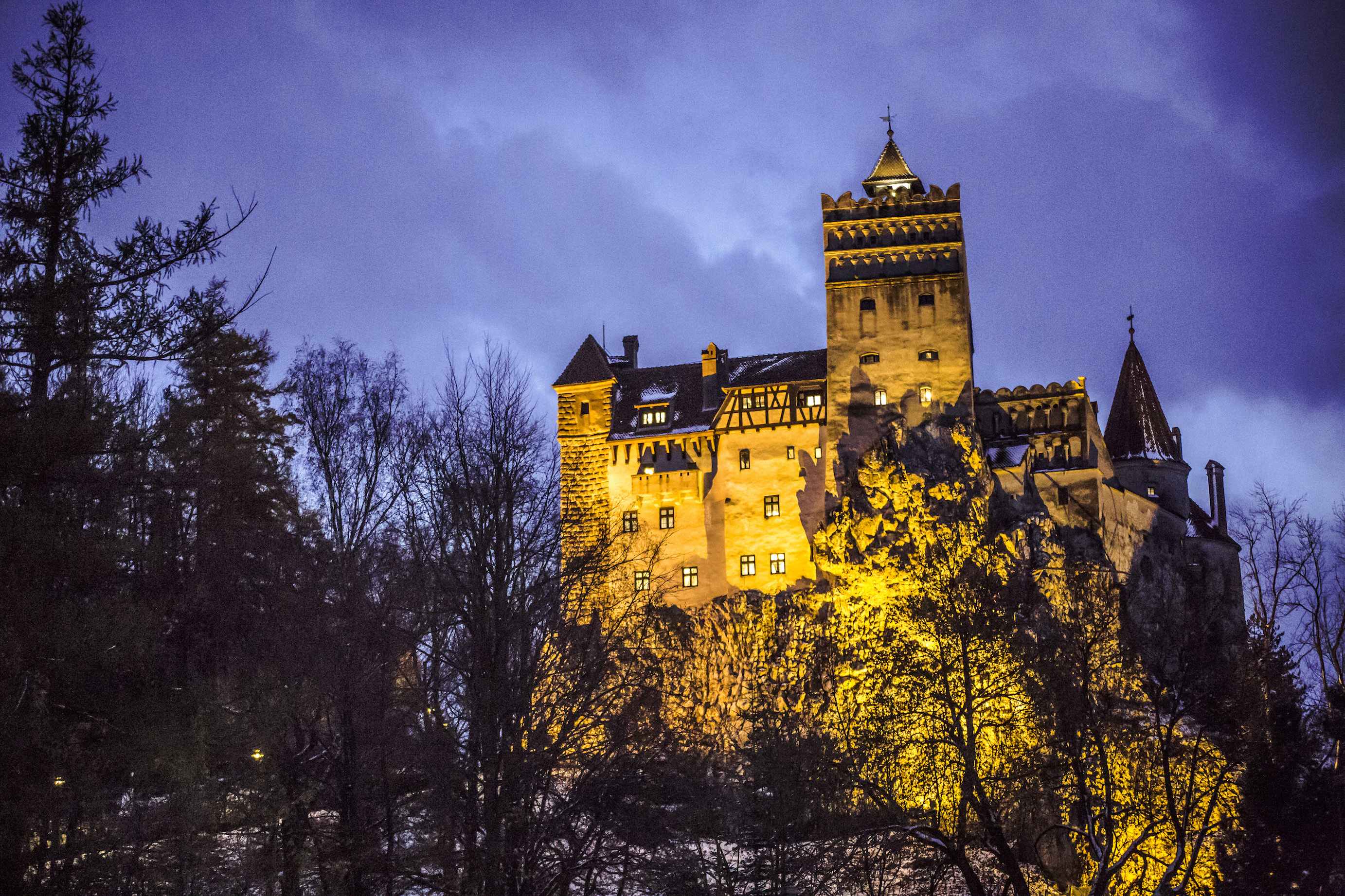 Schloss Bran bei Nacht beleuchtet, 2770x1850 HD Desktop