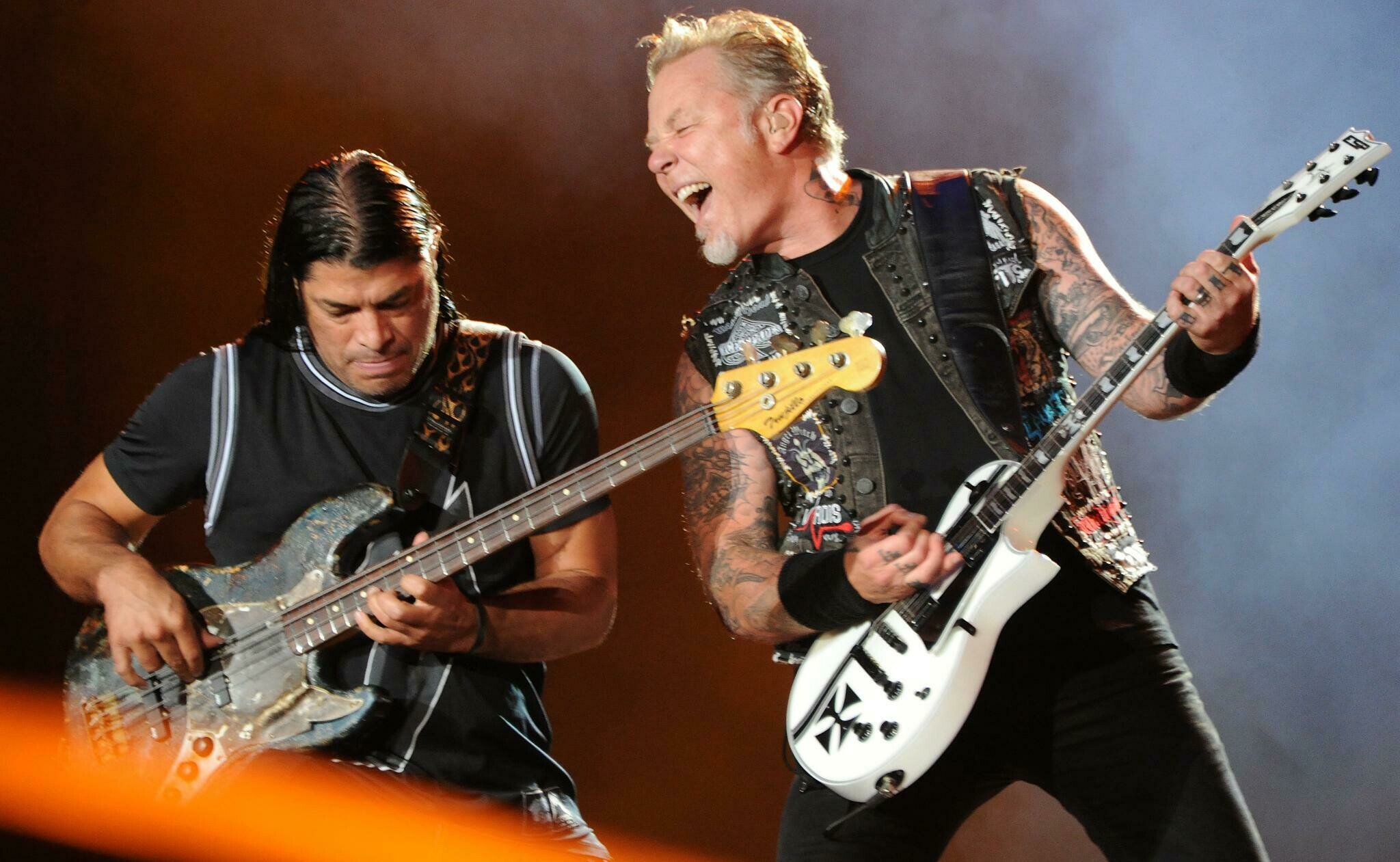 Metallica: Robert Trujillo, James Hetfield, American musicians. 2050x1270 HD Wallpaper.