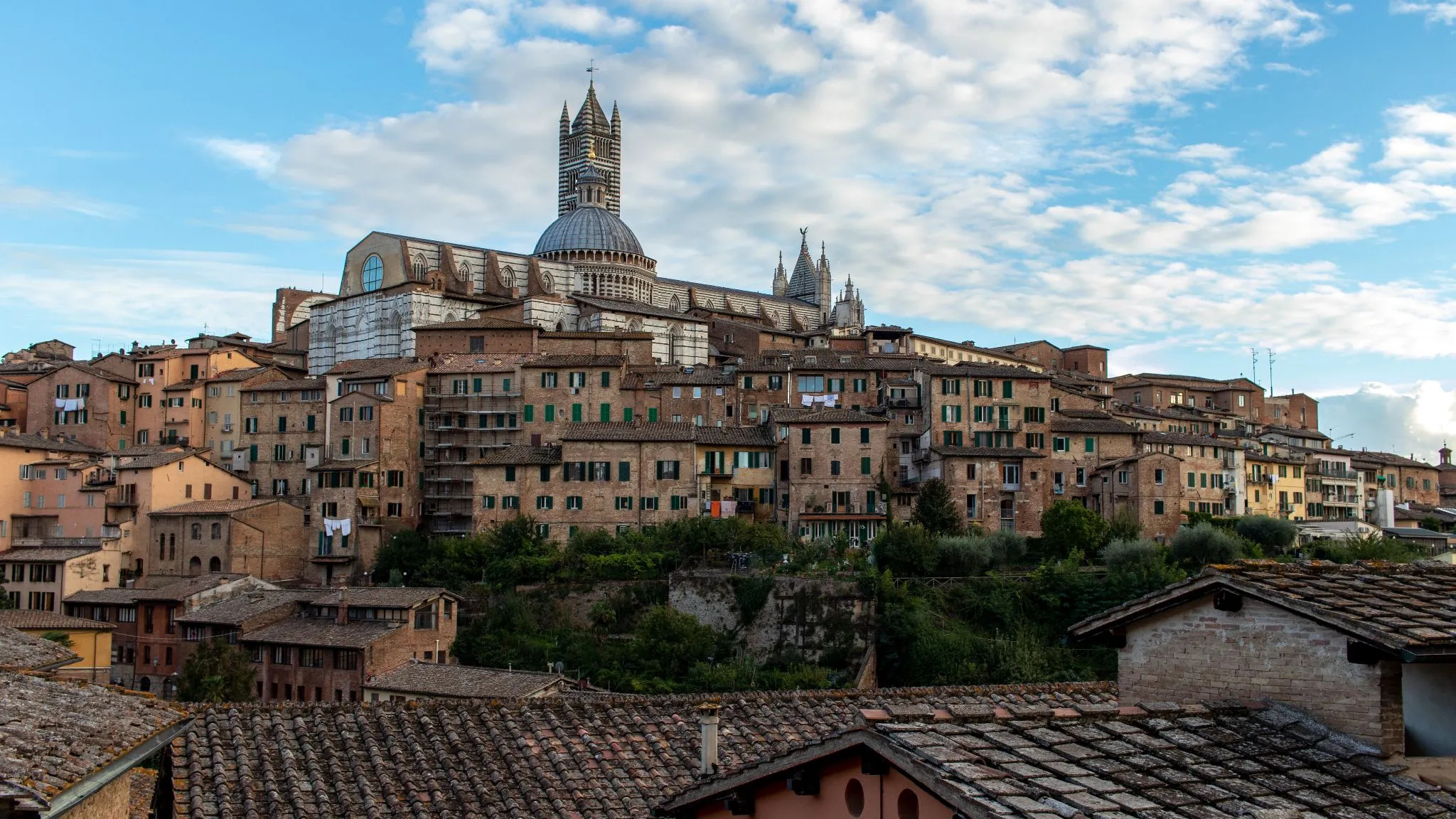 Siena Cathedral, Off the beaten path, Hidden gem, Road trip adventures, 2050x1160 HD Desktop