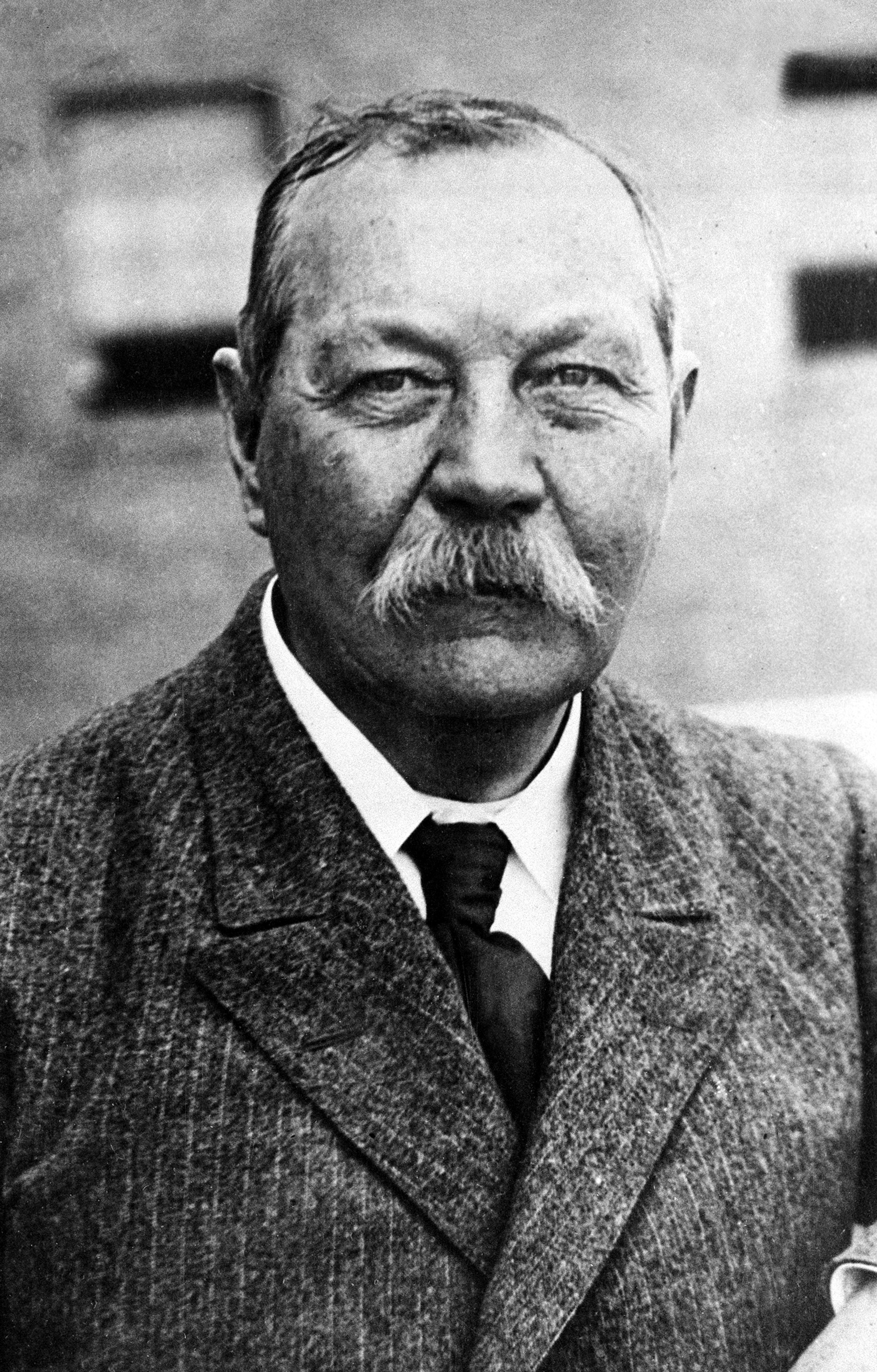 Arthur Conan Doyle, literary genius, The Arthur Conan Doyle Encyclopedia, 1920x3000 HD Handy