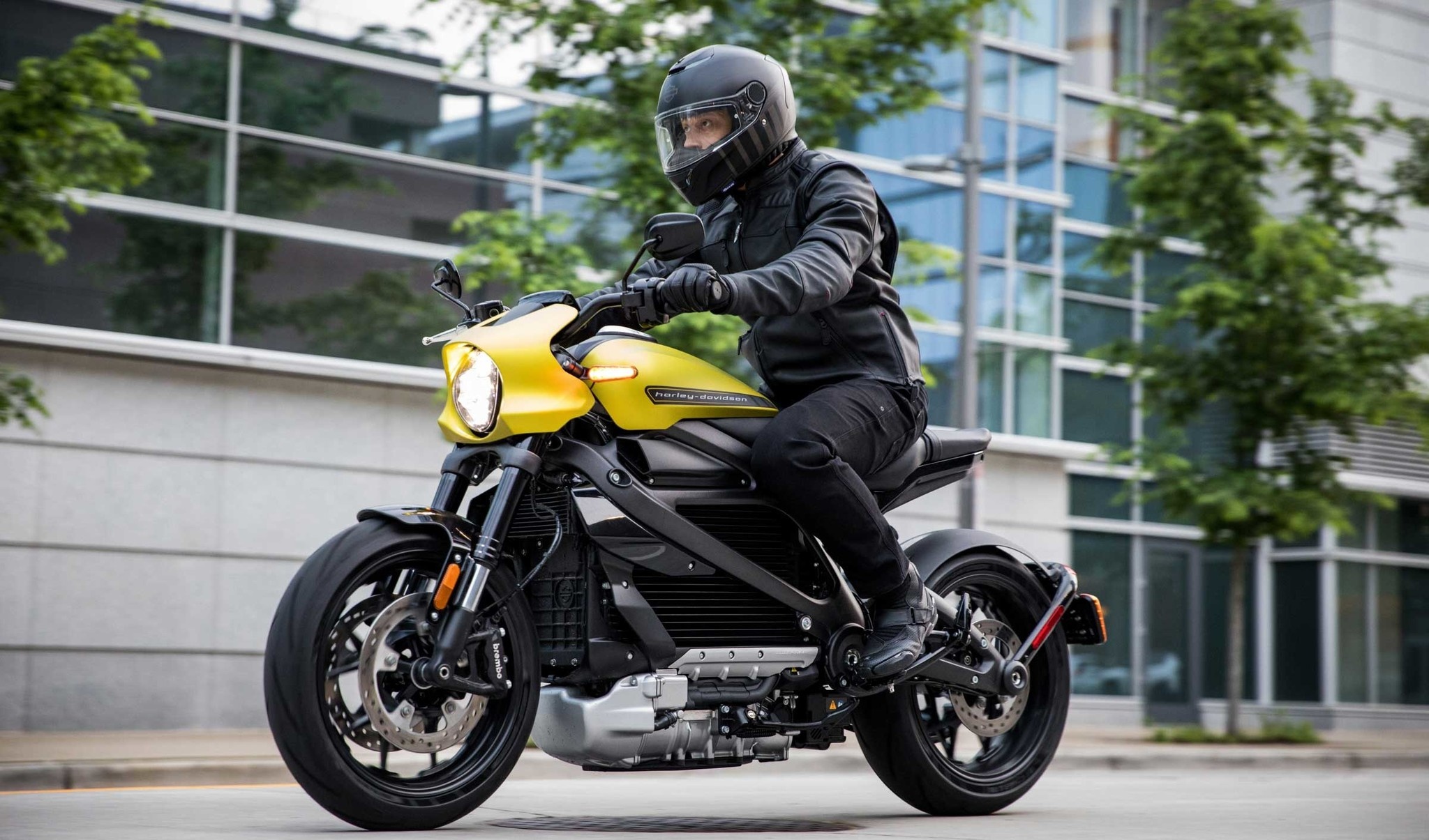 Harley-Davidson Livewire, silent alarm, cutting-edge technology, revolutionary ride, 2050x1210 HD Desktop