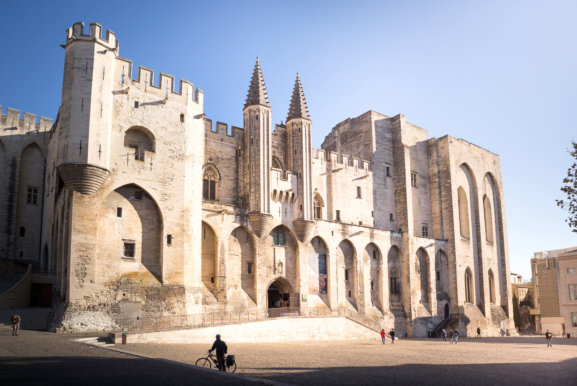 1 day in Avignon, Top 10 things, Bonadvisor recommendations, Avignon sightseeing, 1920x1290 HD Desktop