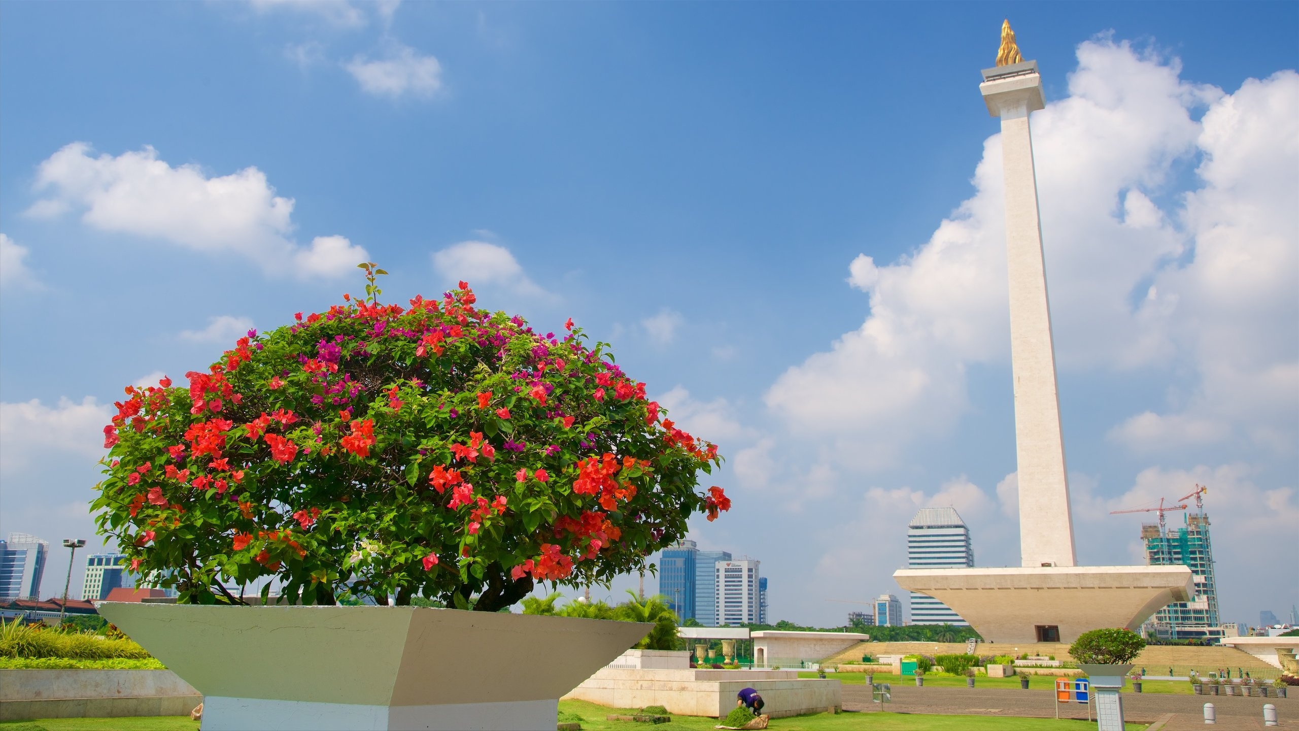 Jakarta, Central area, 2022 travel guide, Expedia recommendations, 2560x1440 HD Desktop