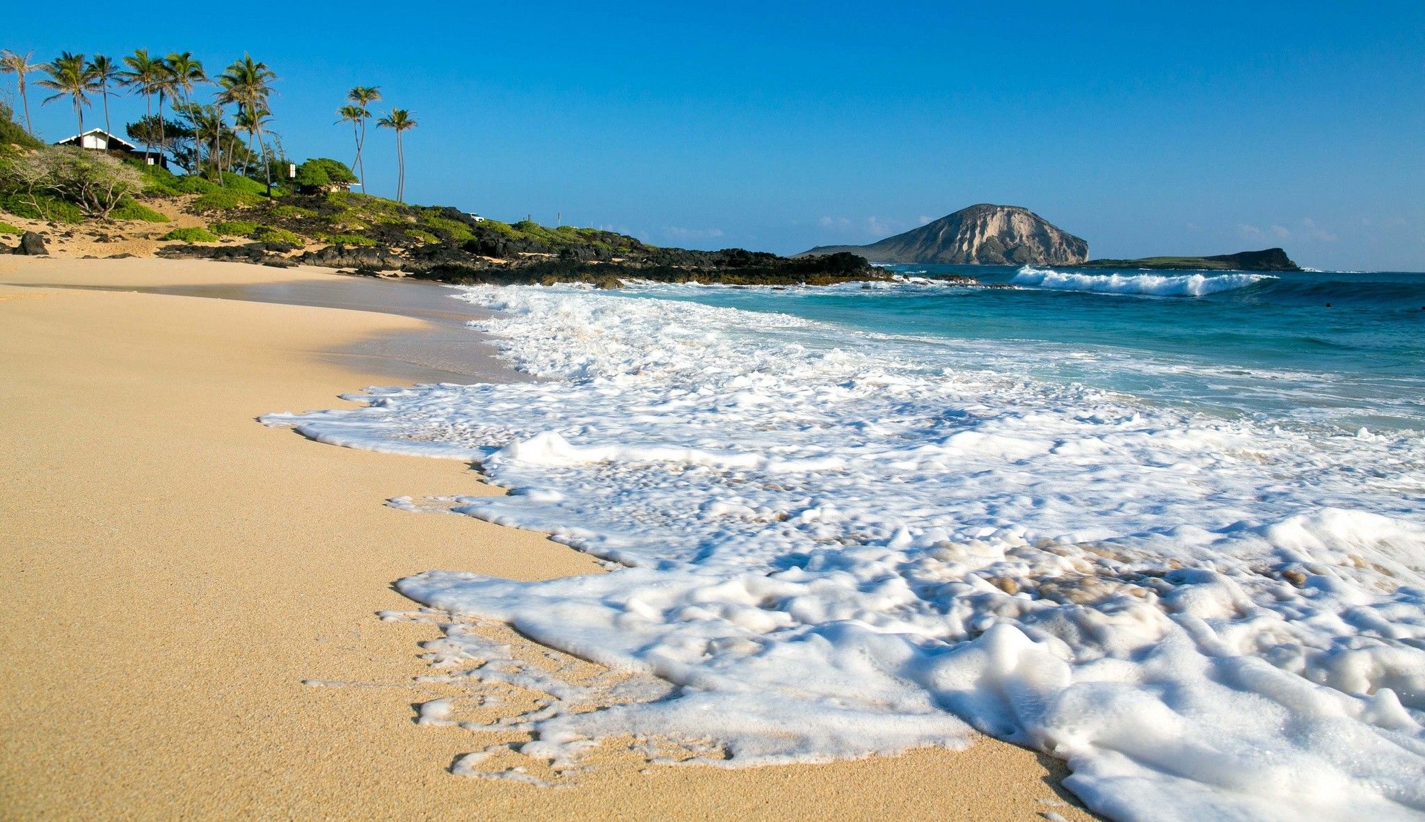 Hawaiian Beaches, Vibrant hawaii beach wallpapers, Sunny escapades, Sandy shores, 2050x1190 HD Desktop