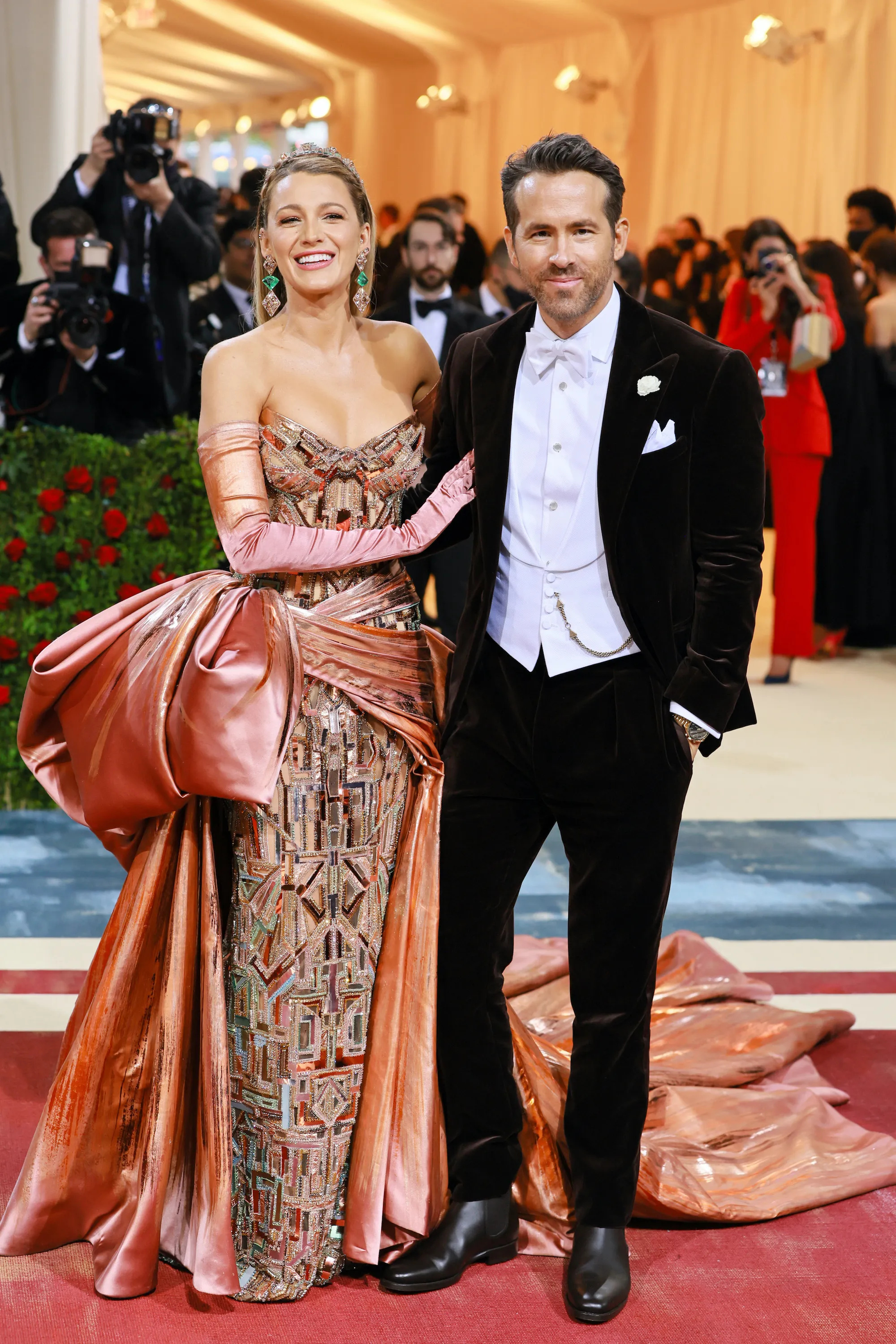 Met Gala 2022, Architectural inspiration, Stars' outfits, 2000x3000 HD Handy