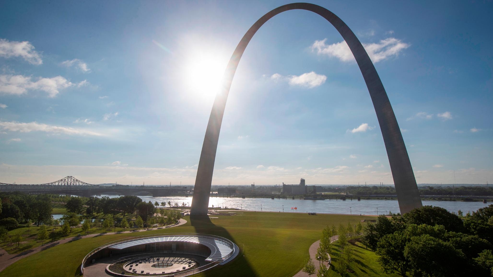 Gateway Arch, Museum reopening, St. Louis, Travel destination, 2060x1160 HD Desktop