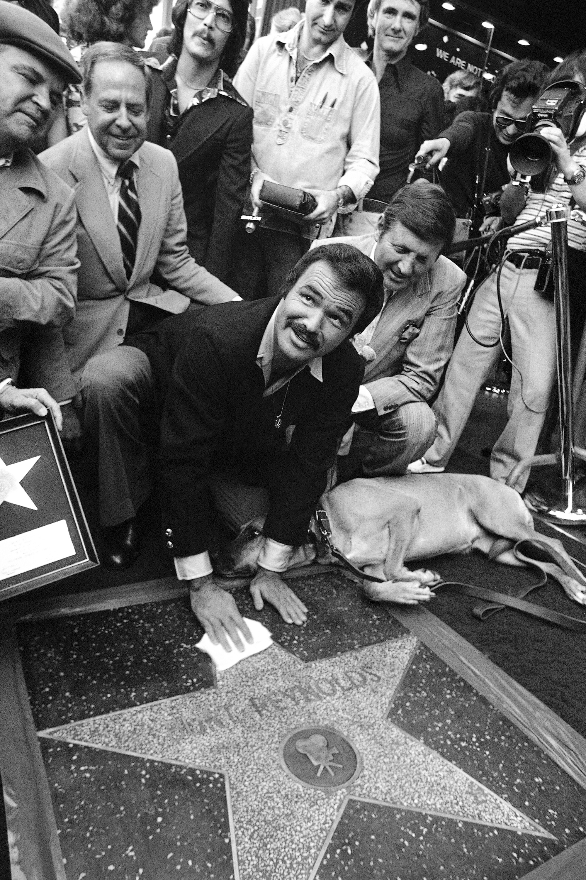 Burt Reynolds: Hollywood, 'Boogie Nights', 'Cannonball Run,' Black and white, An iconic actor. 2000x3000 HD Background.