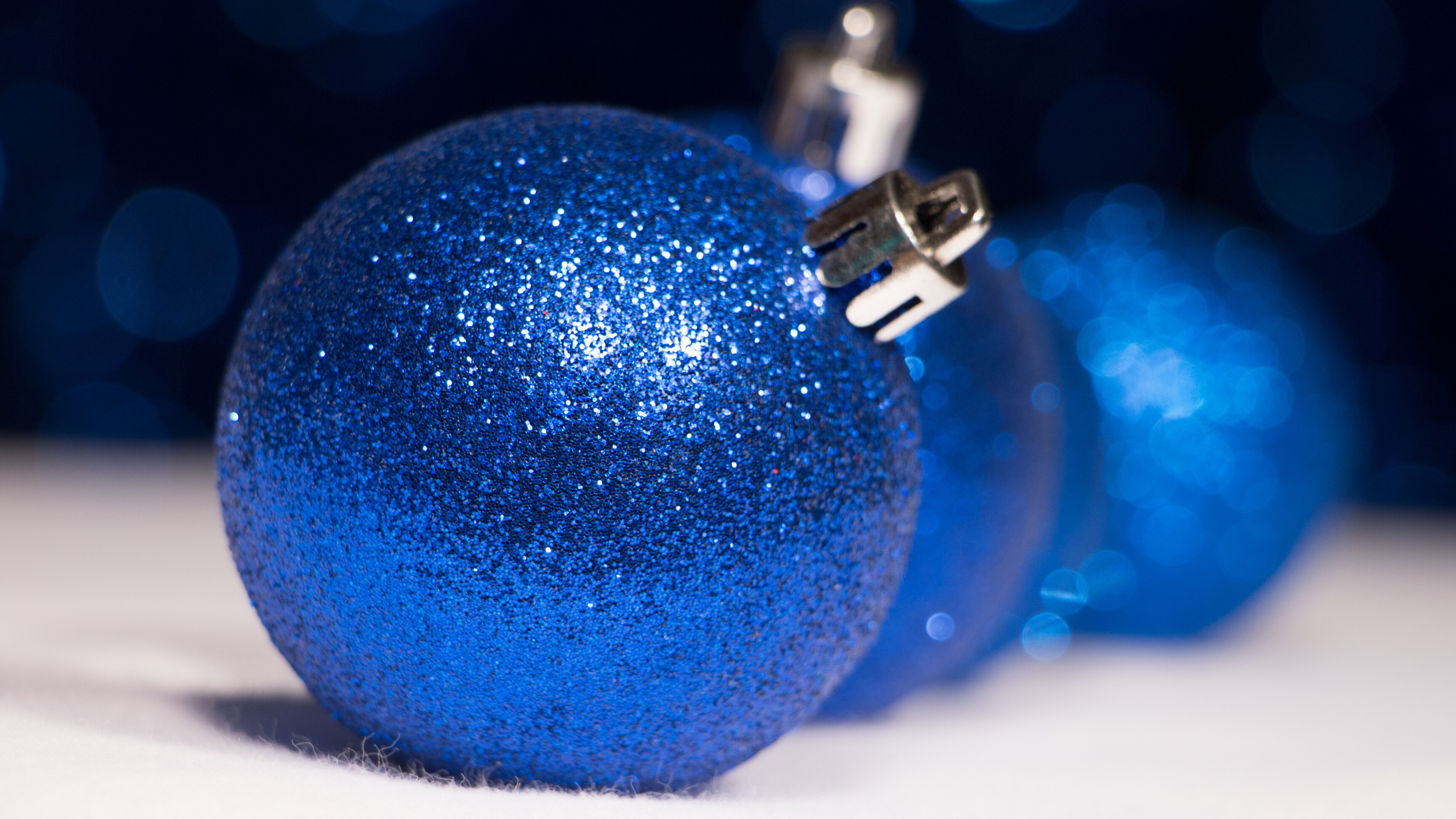 Christmas Ornament: Sparkly blue Xstmas ornaments, Ball. 3840x2160 4K Background.