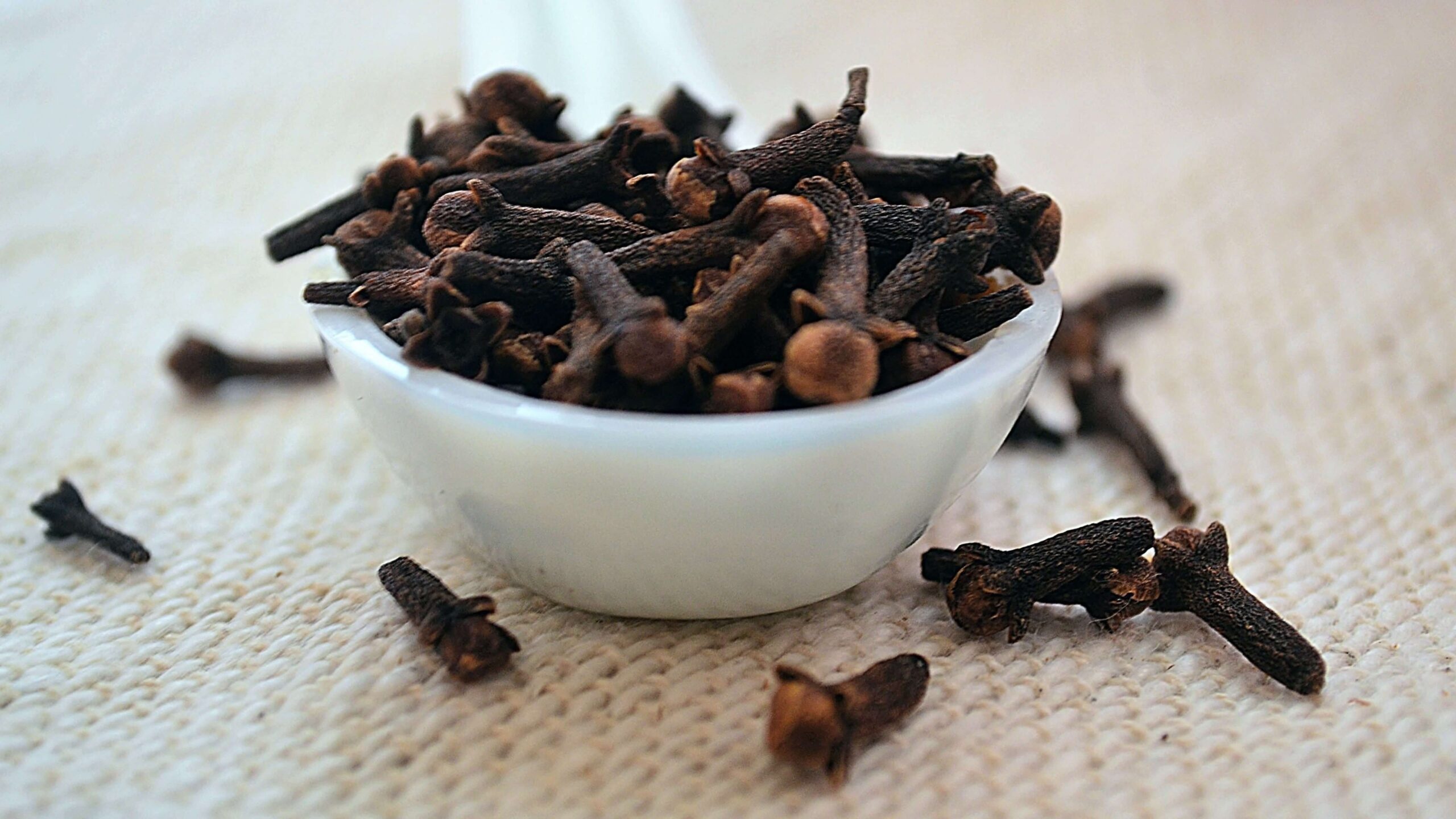 Dry cloves from Kerala, Grade A quality, Natural spice, Culinary treasure, 2560x1440 HD Desktop