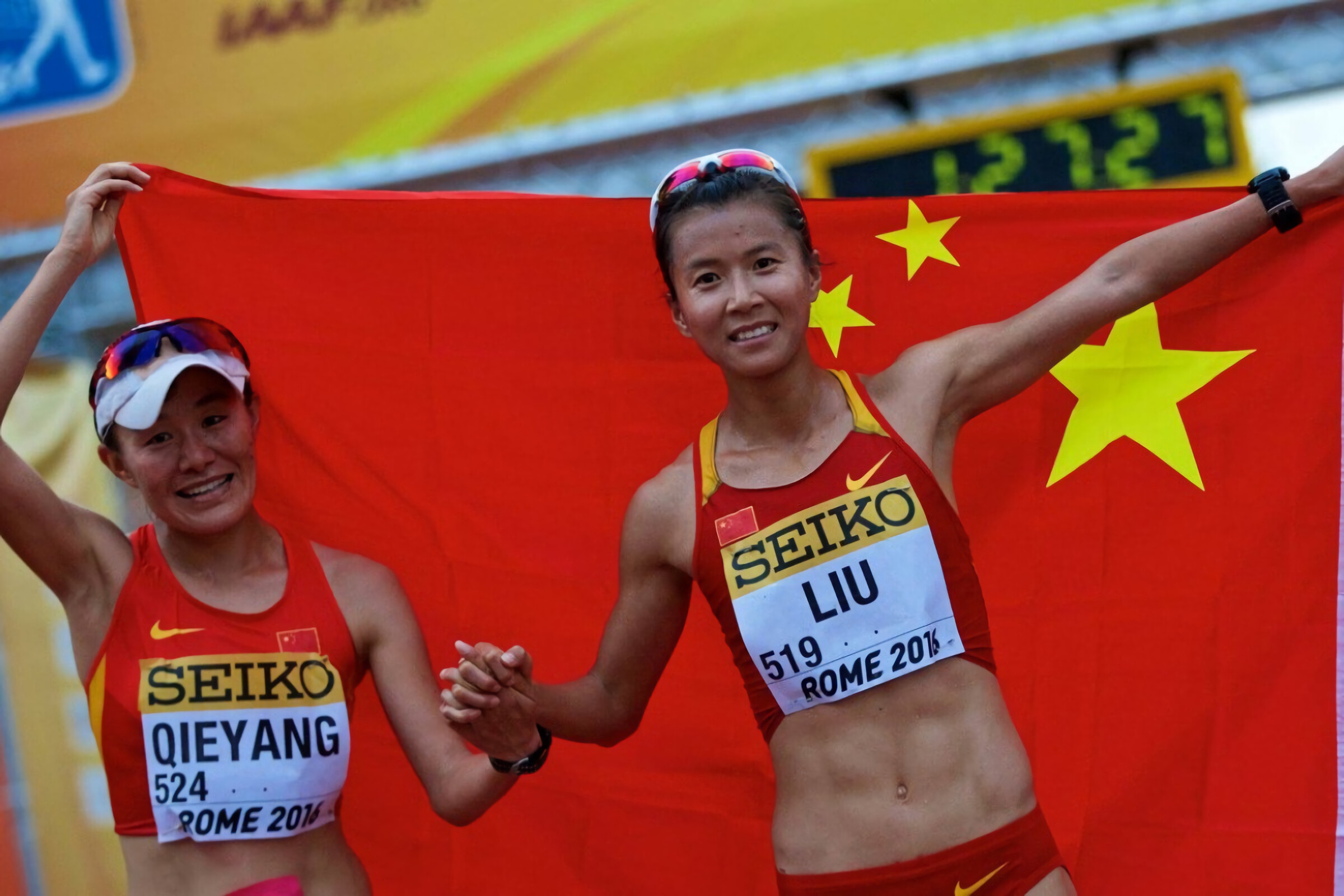 Qieyang Shenjie, Road runner extraordinaire, World record holder, Inspirational athlete, 2400x1600 HD Desktop