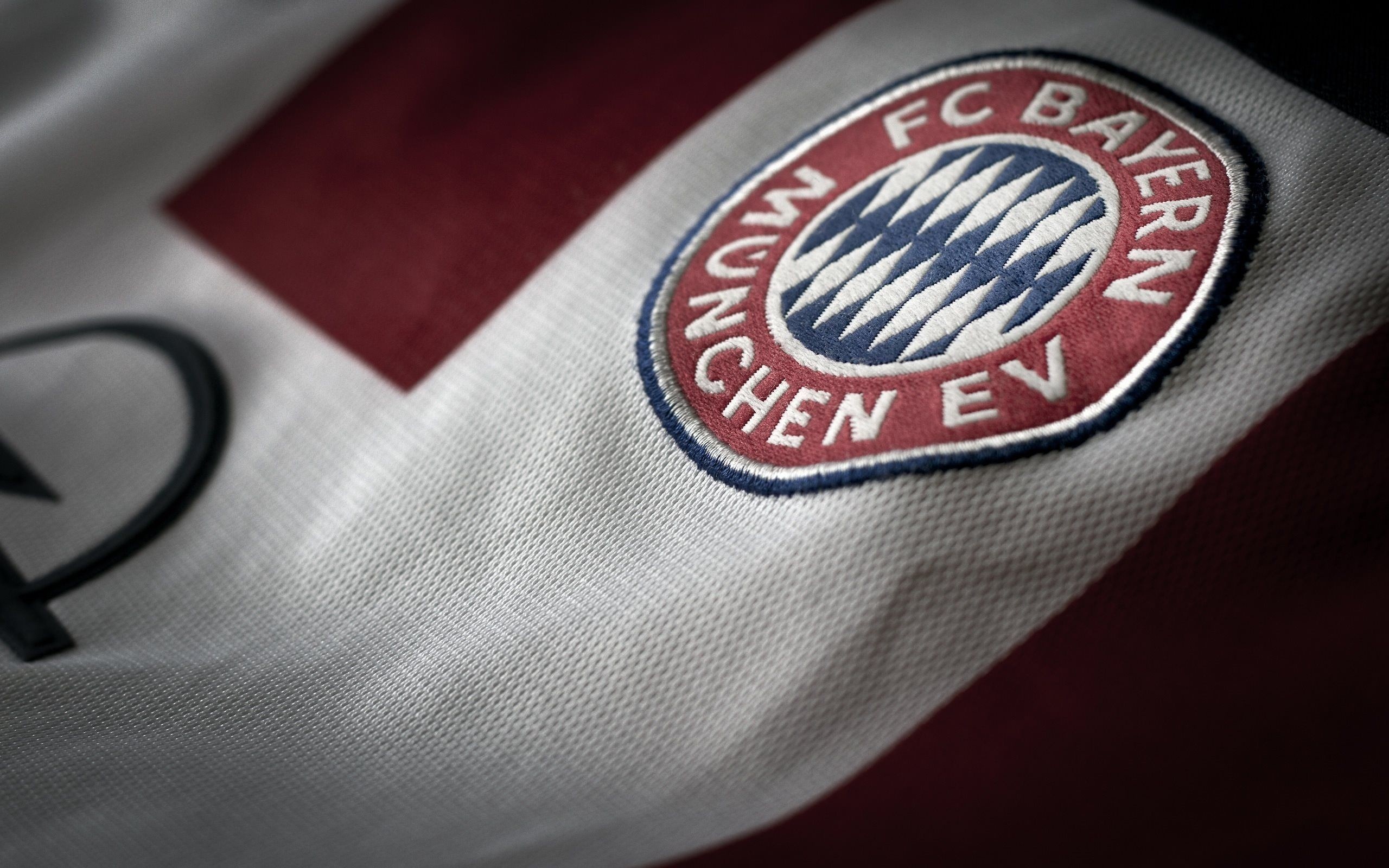 Bayern Munchen FC: The first German club to accomplish the treble, winning Champions League, Bundesliga and German Cup in one and the same season, 2013. 2560x1600 HD Background.