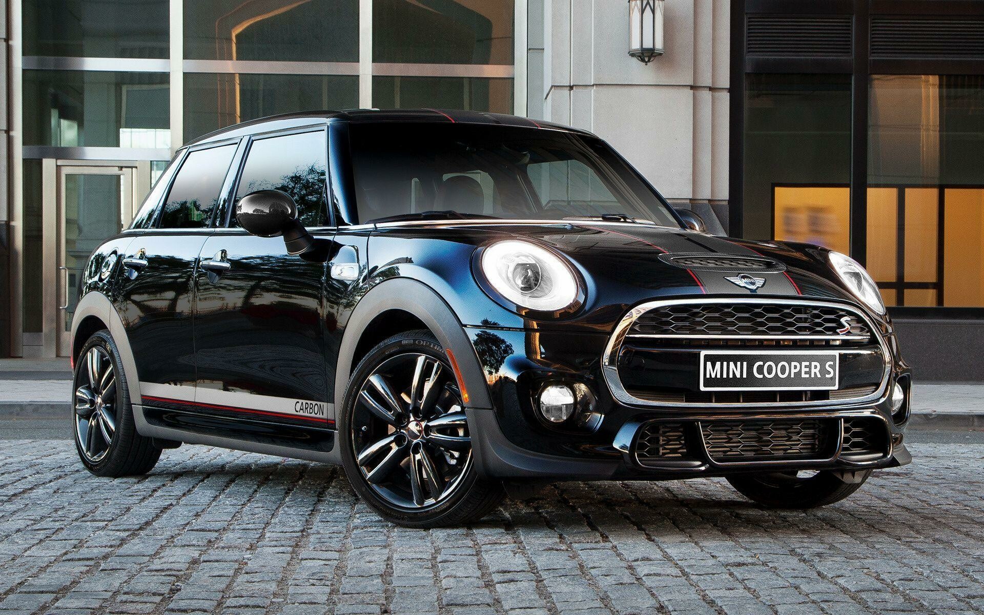 MINI Cooper: The second generation was introduced in 2007. 1920x1200 HD Background.