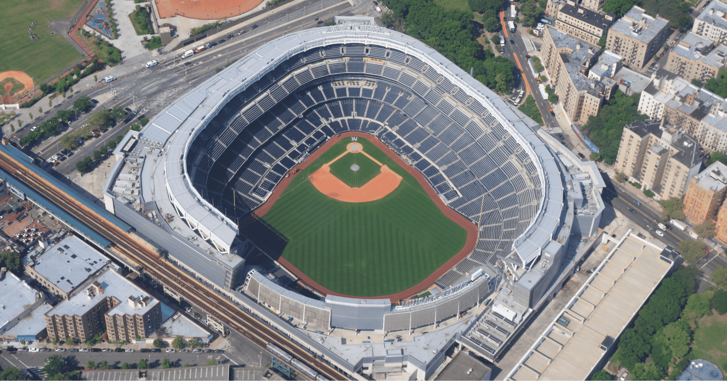 Yankee Stadium, First responders, Baseball honors, Police appreciation, Fraternal order, 2400x1260 HD Desktop