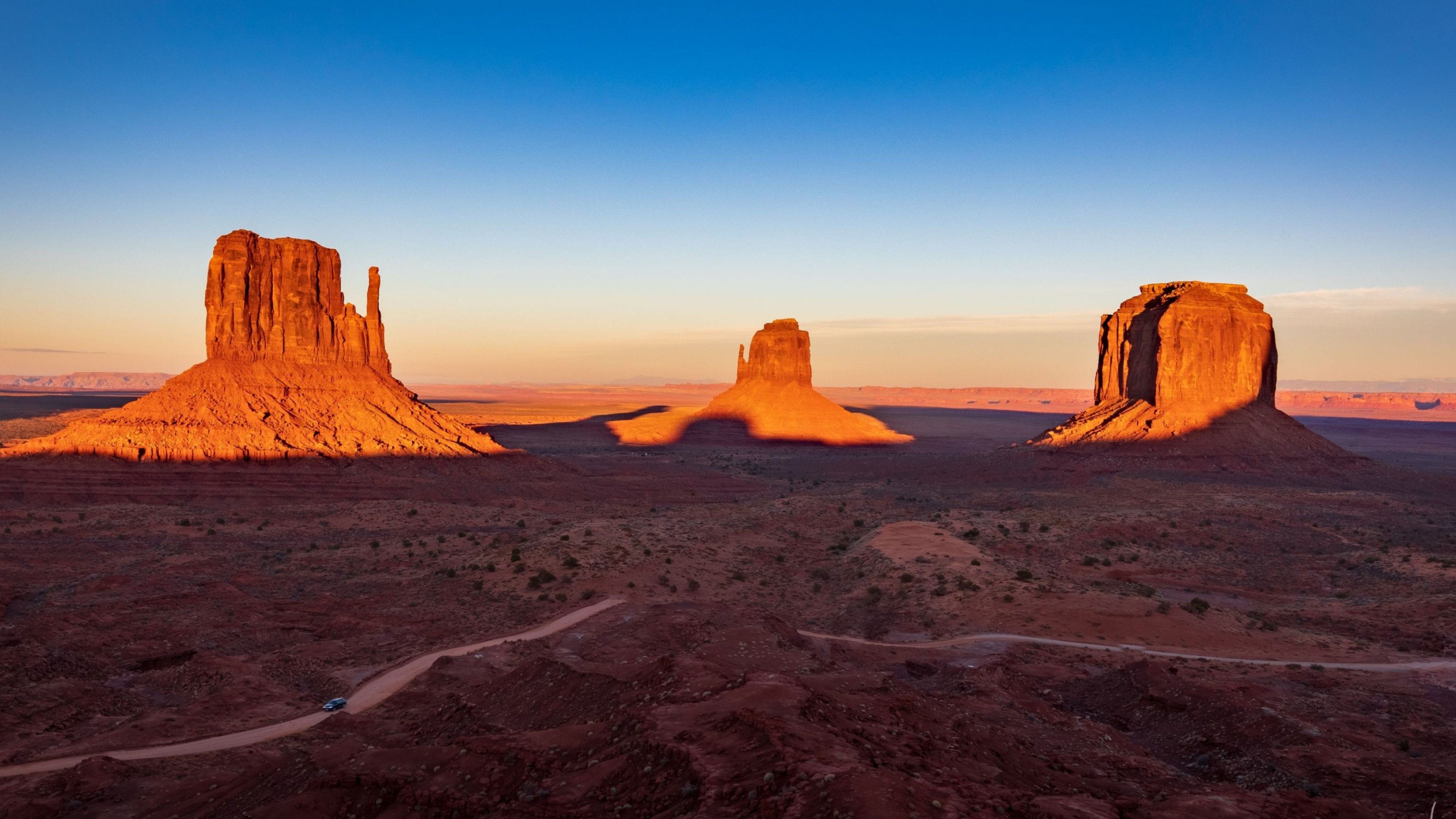 Monument Valley sunset wallpapers, Top free backgrounds, Breathtaking landscapes, Nature's masterpiece, 3840x2160 4K Desktop