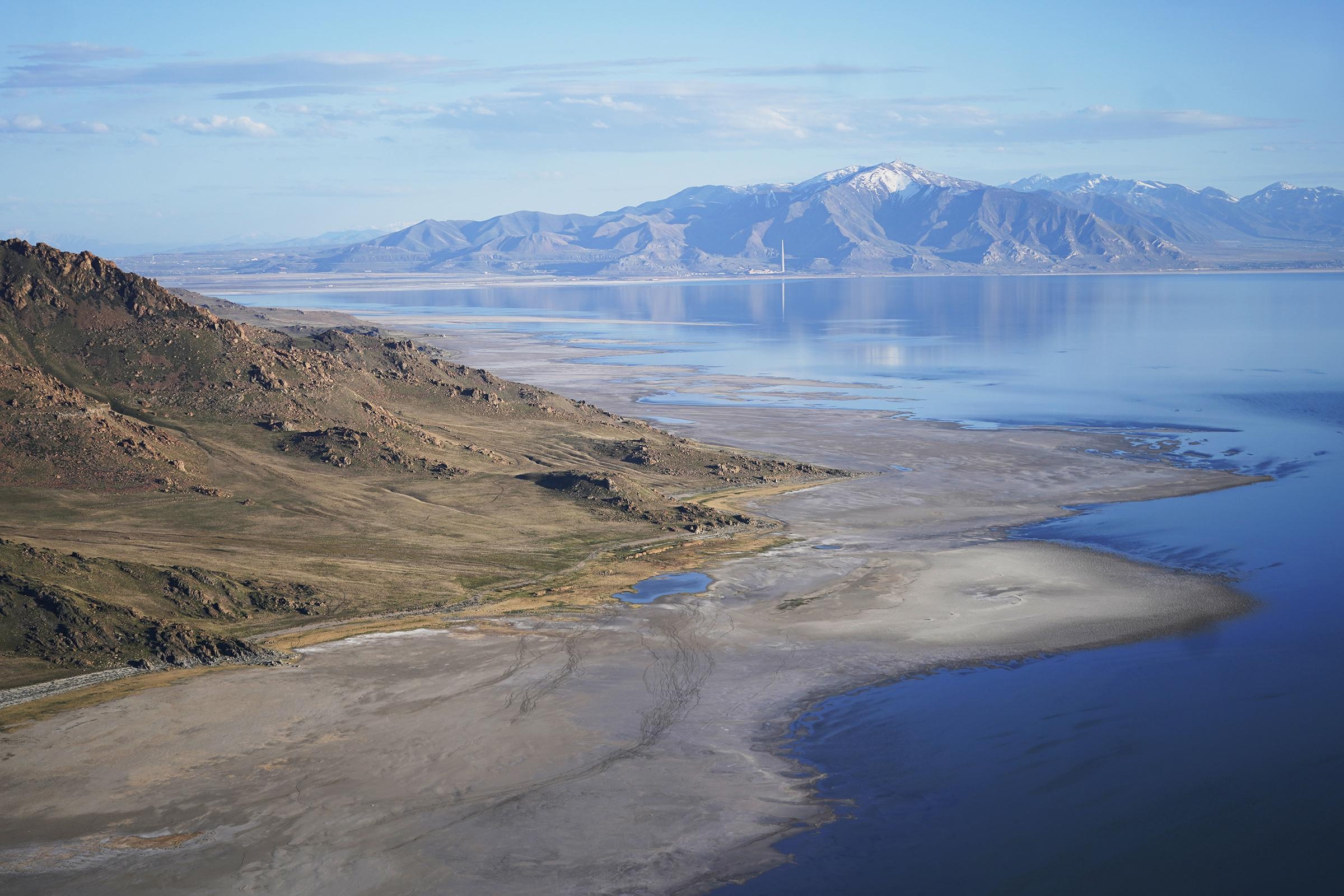 Historic low water levels, Great Salt Lake, Utah, AP news, 2400x1600 HD Desktop