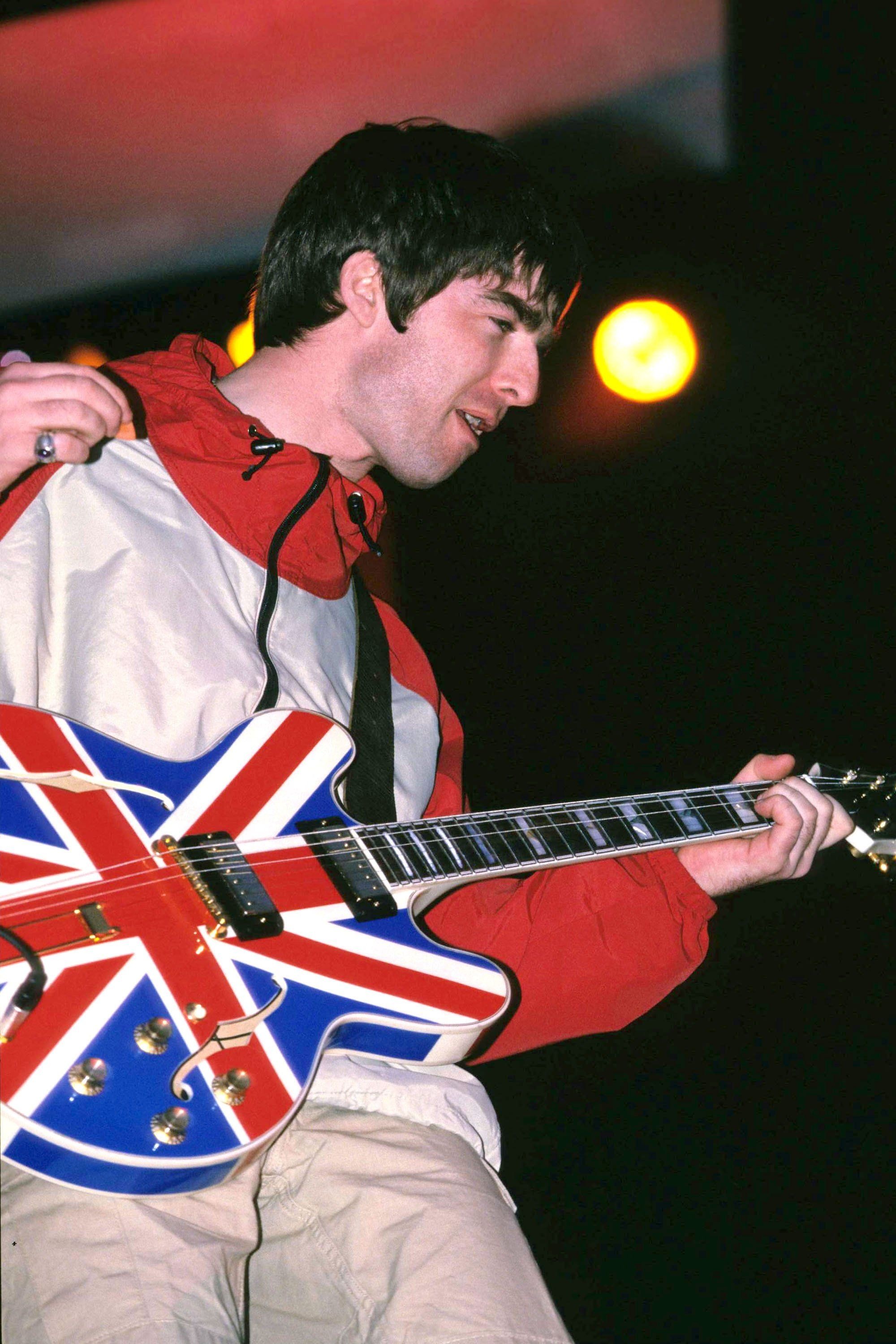 Noel Gallagher, 90s looks, Oasis music, Young, 2000x3000 HD Handy