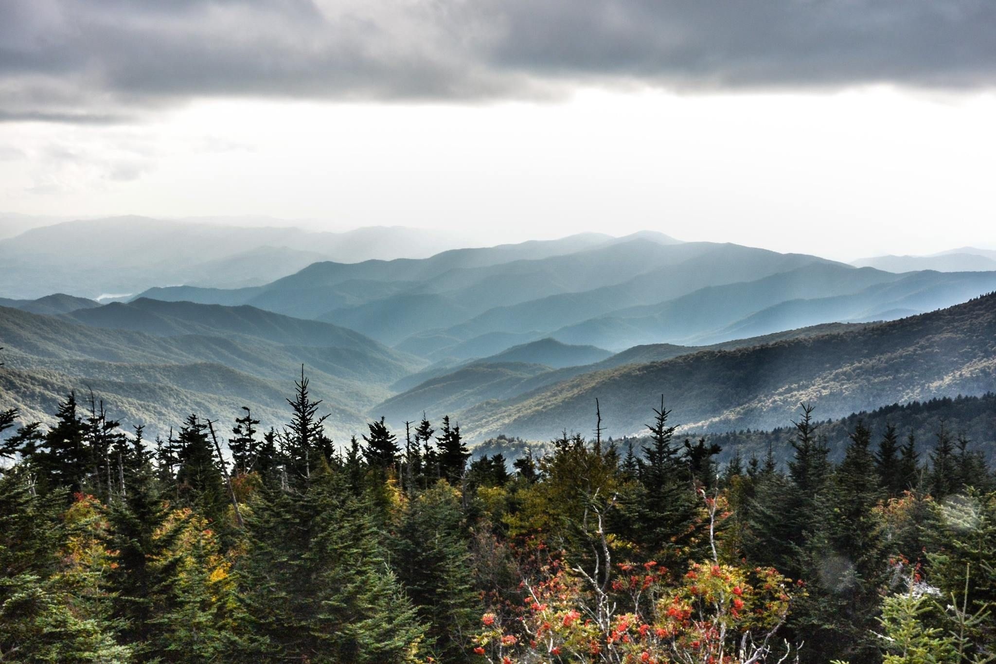 Great Smoky Mountains National Park, Clingmans Dome view, Majestic landscapes, Mountain range, 2050x1370 HD Desktop