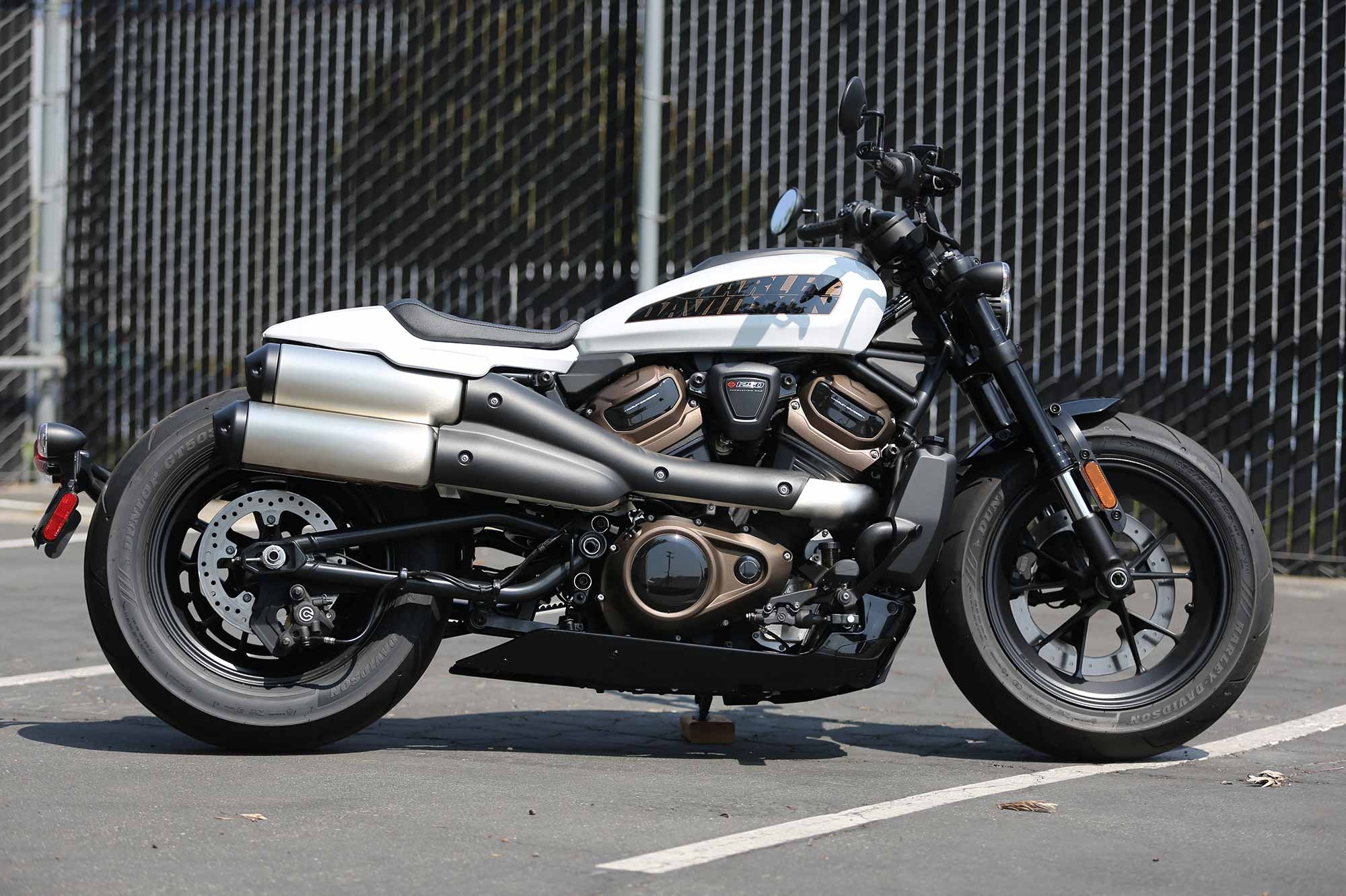 Harley-Davidson Sportster S, Thrilling performance, Iconic heritage, Customizable options, 2000x1340 HD Desktop