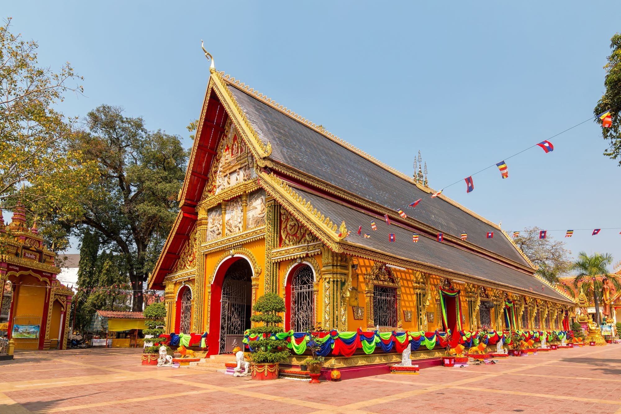 Vientiane, 24 hours in the capital, 2000x1340 HD Desktop
