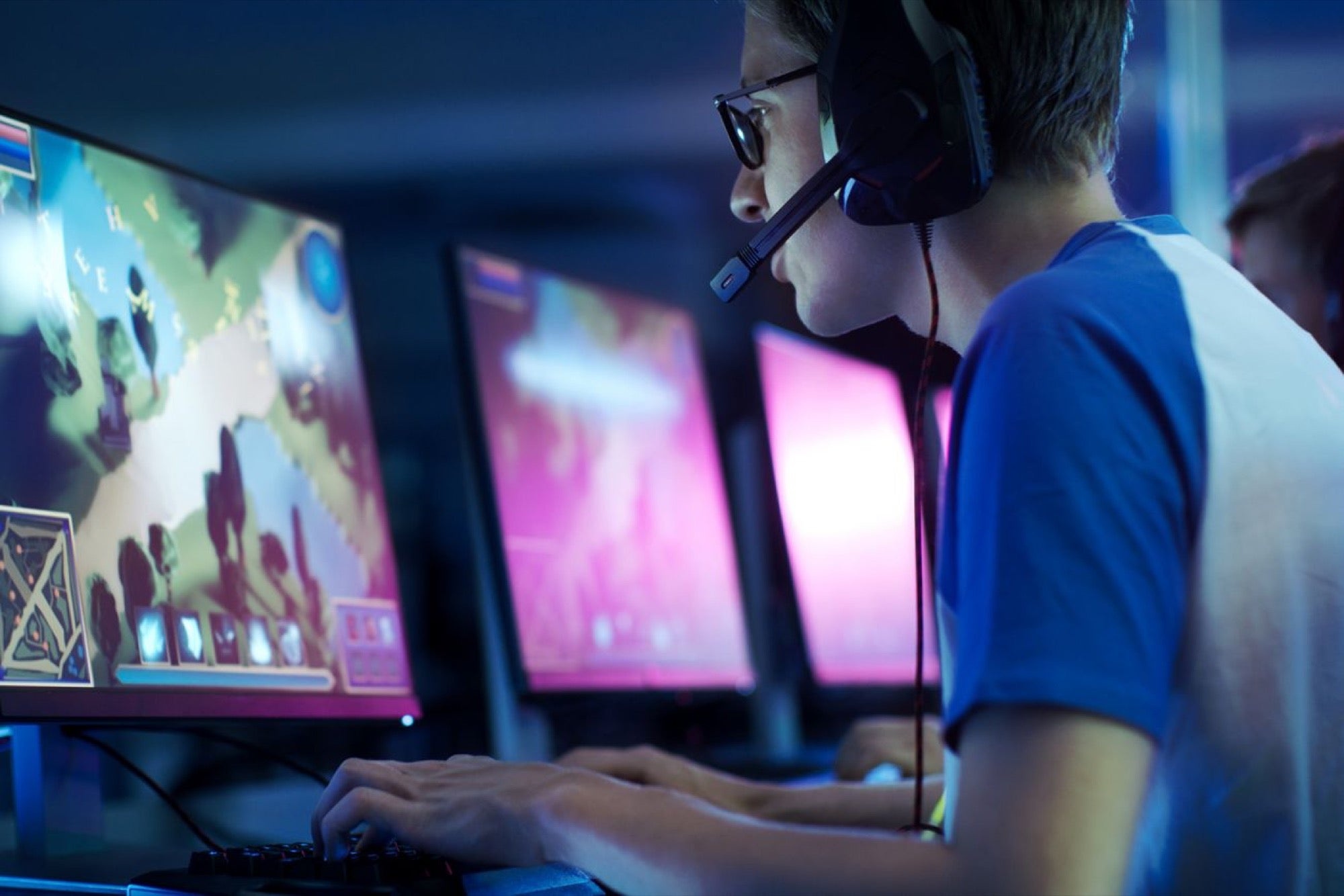 Gamer, Becoming a professional, Gaming aspirations, Insider tips, 2000x1340 HD Desktop