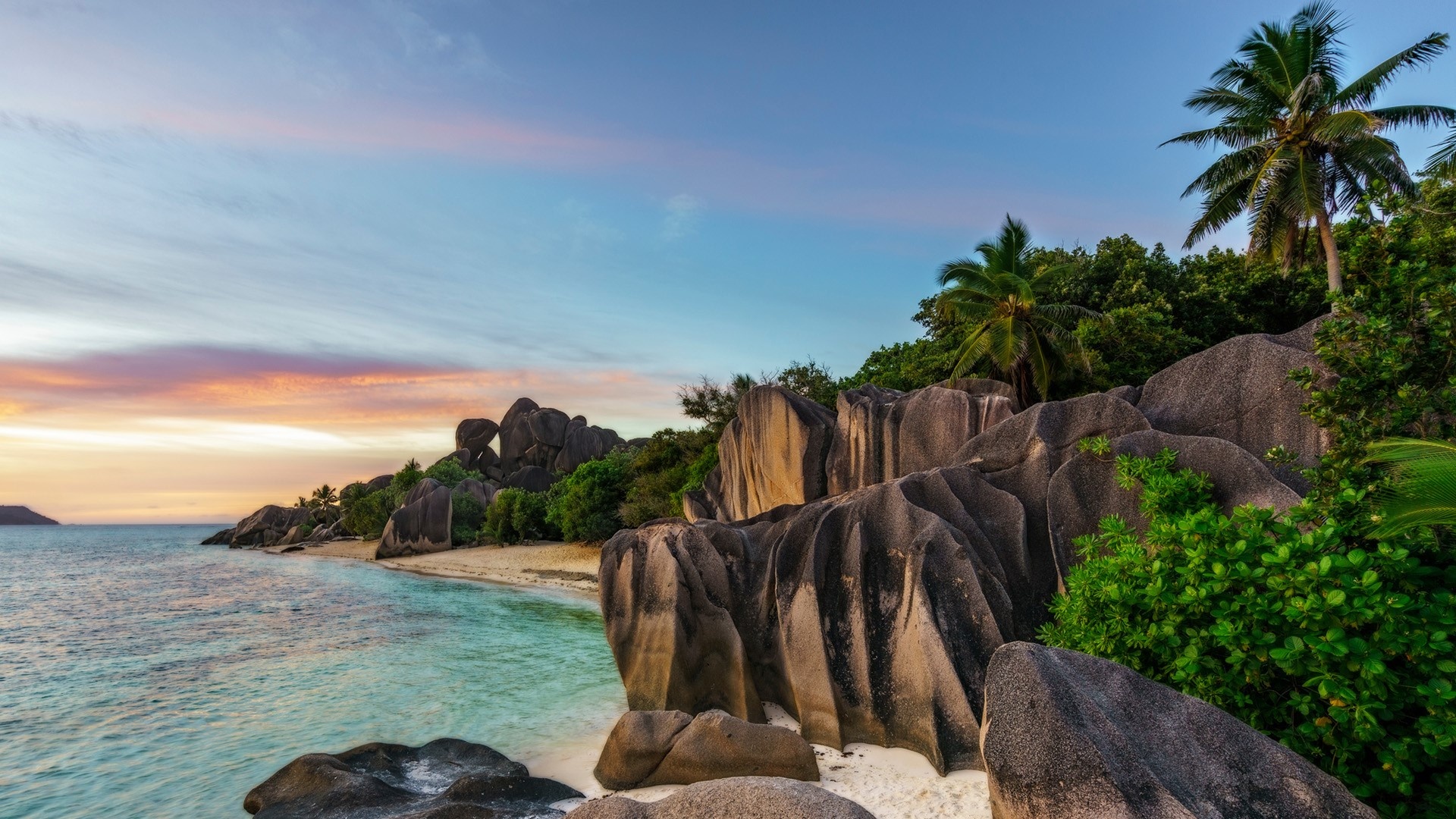 Sunset over rocks, Anse Source D'Argent, La Digue Island, Seychelles, 1920x1080 Full HD Desktop