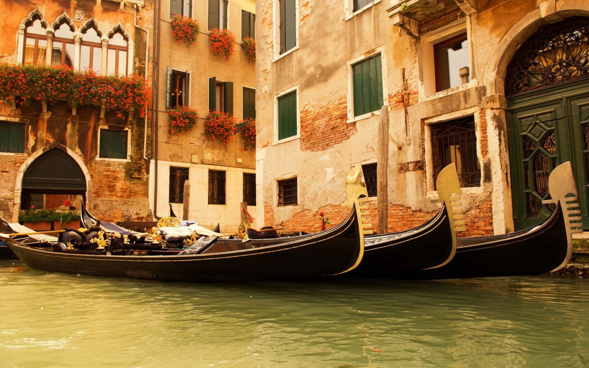 Gondola: A long narrow vessel used in the canals of Venice, Italy. 1920x1200 HD Background.