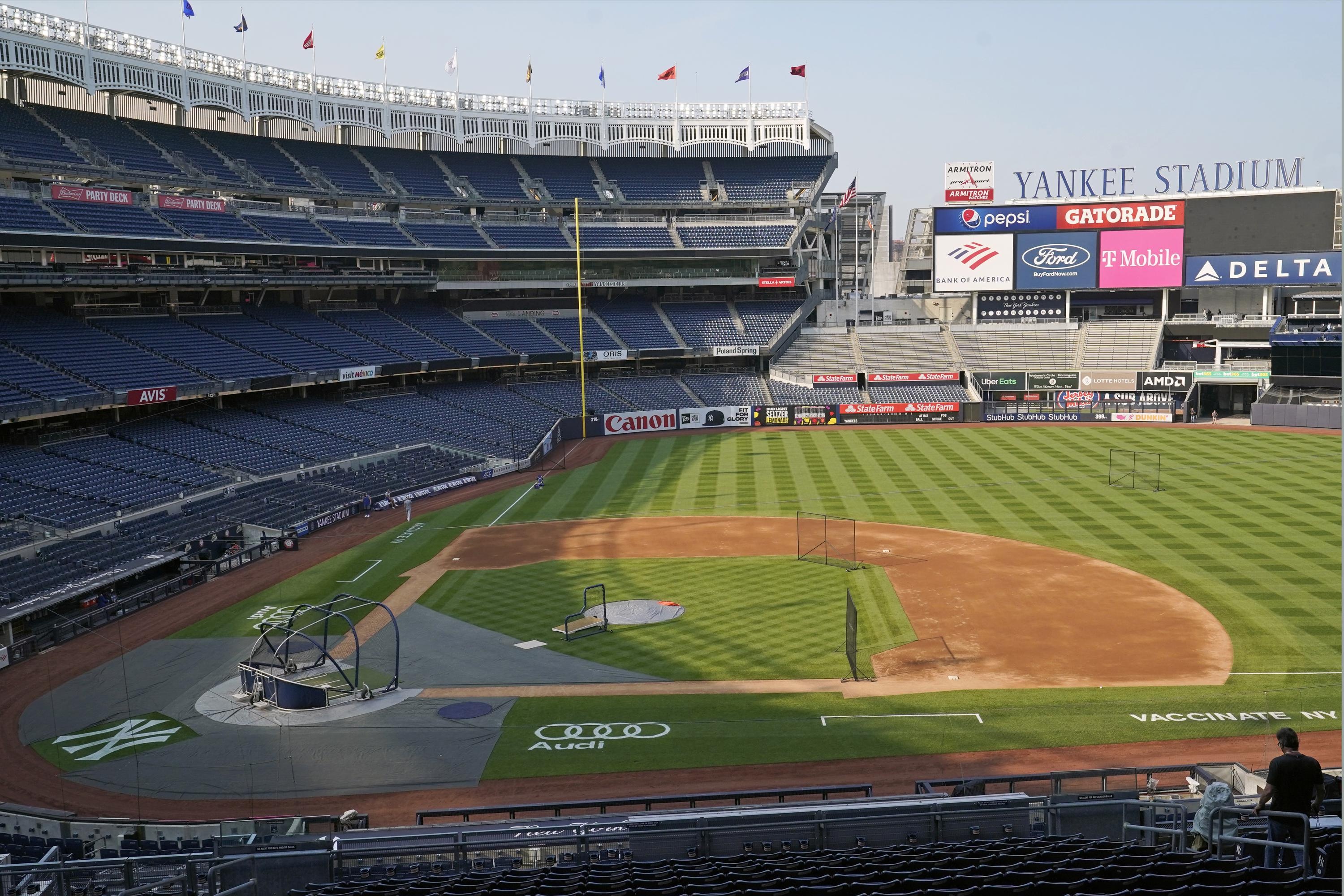 Yankee Stadium, Full capacity, Pandemic recovery, Baseball fans return, Friday game night, 3000x2000 HD Desktop
