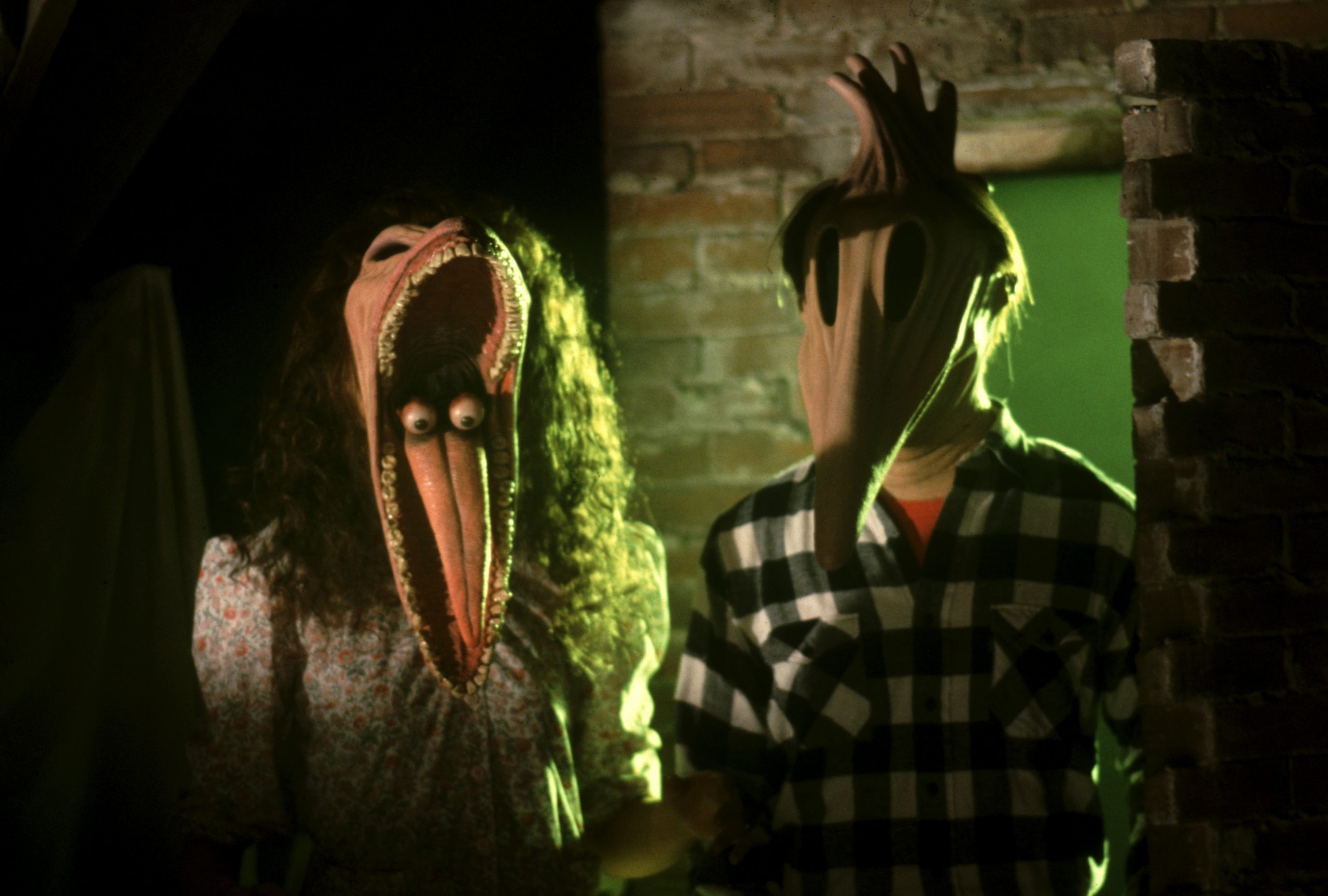 Beetlejuice (Movie): The spirits of a deceased couple are harassed by an unbearable family that has moved into their home. 2560x1730 HD Background.