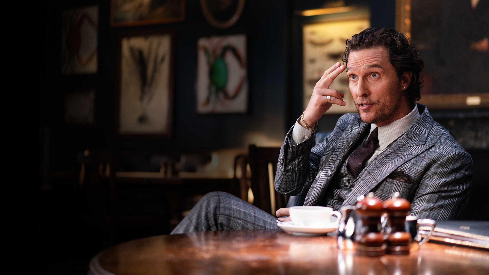 The Gentlemen: Matthew McConaughey as Michael "Mickey" Pearson, an American cannabis wholesaler. 1920x1080 Full HD Background.