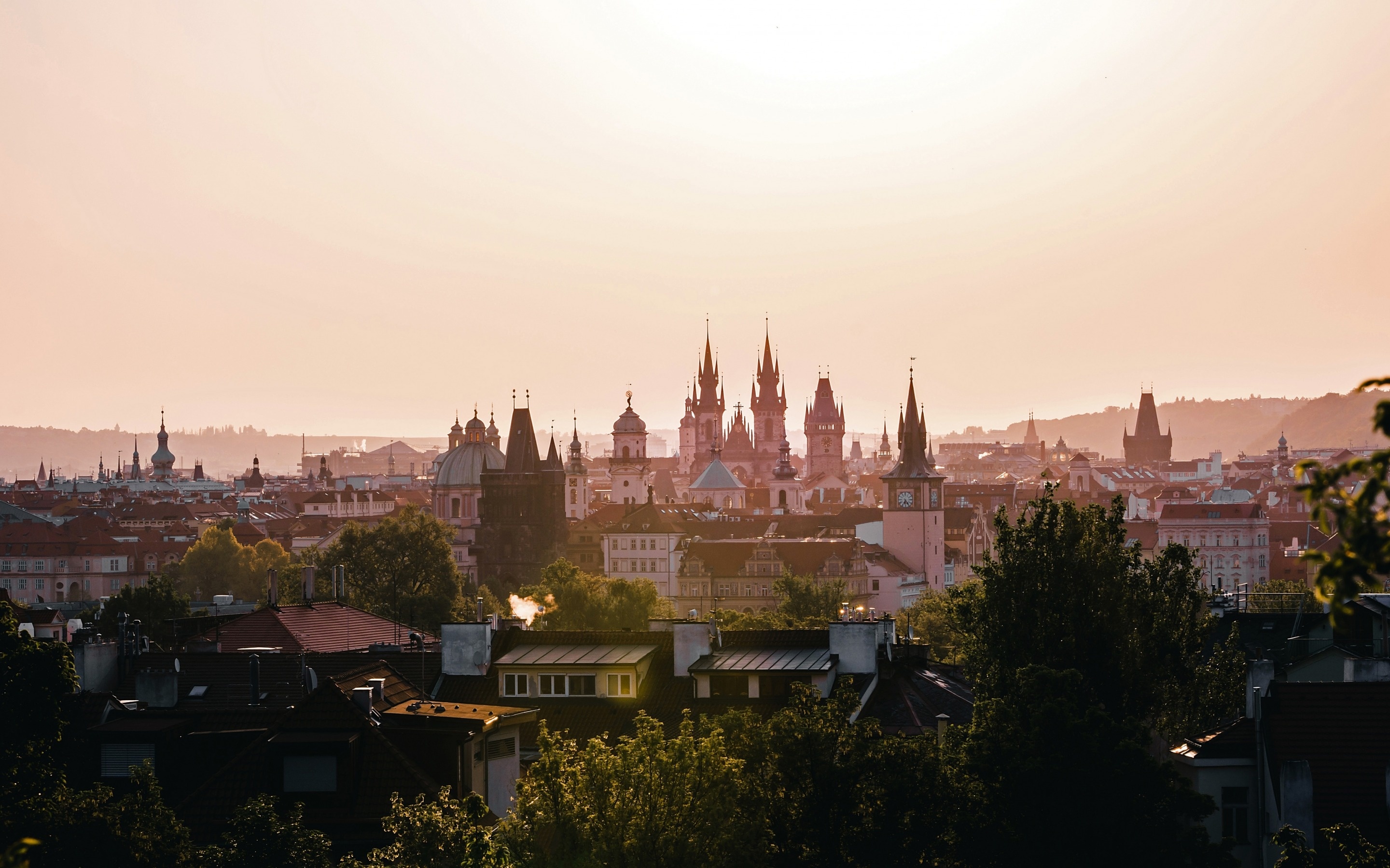 Prague Castle, Morning sunrise, Tourism attraction, Czech Republic, 2880x1800 HD Desktop