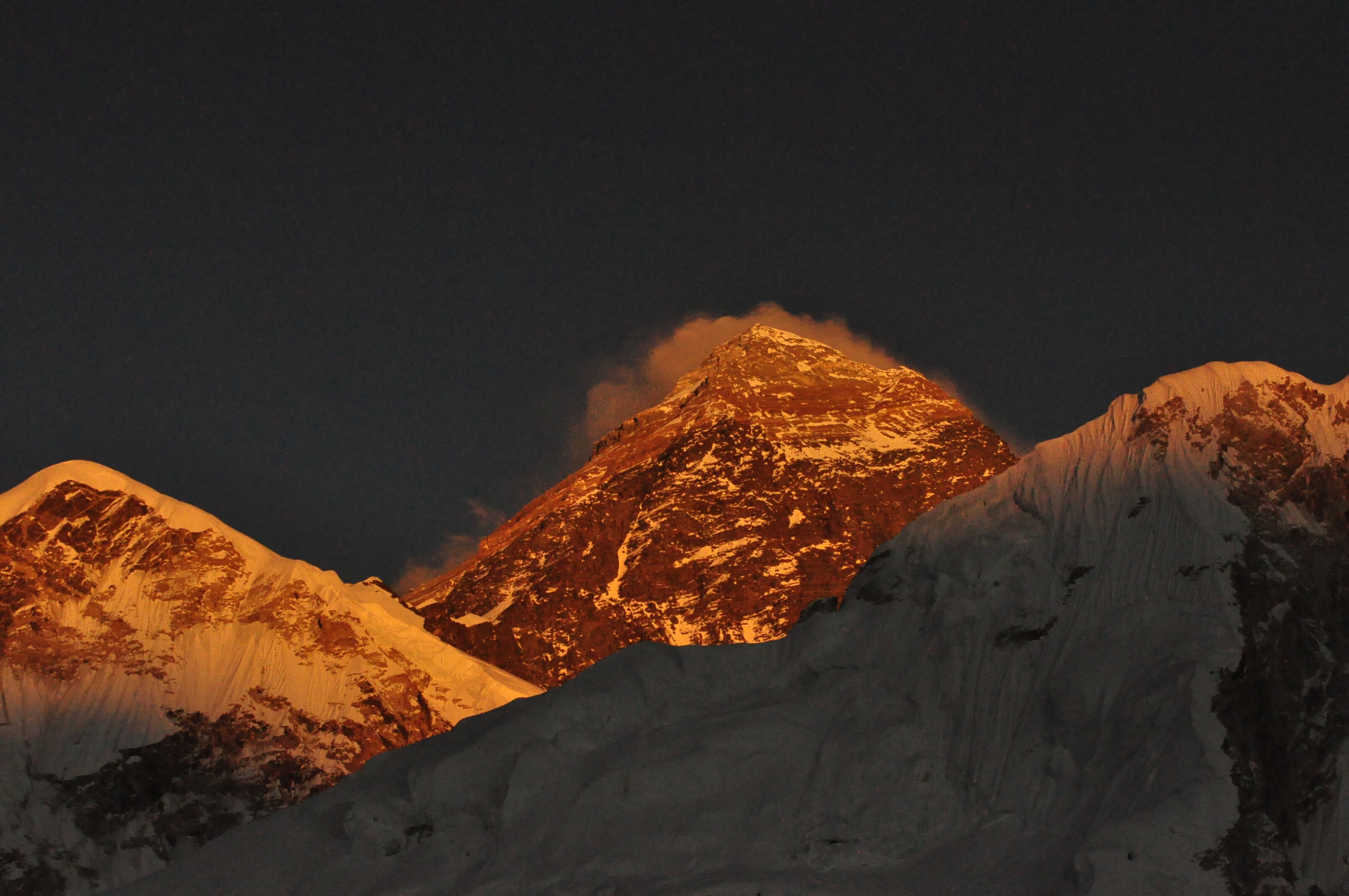 Mount Everest: The world's highest mountain, A magnet for adventurers from all over the world. 3220x2140 HD Background.