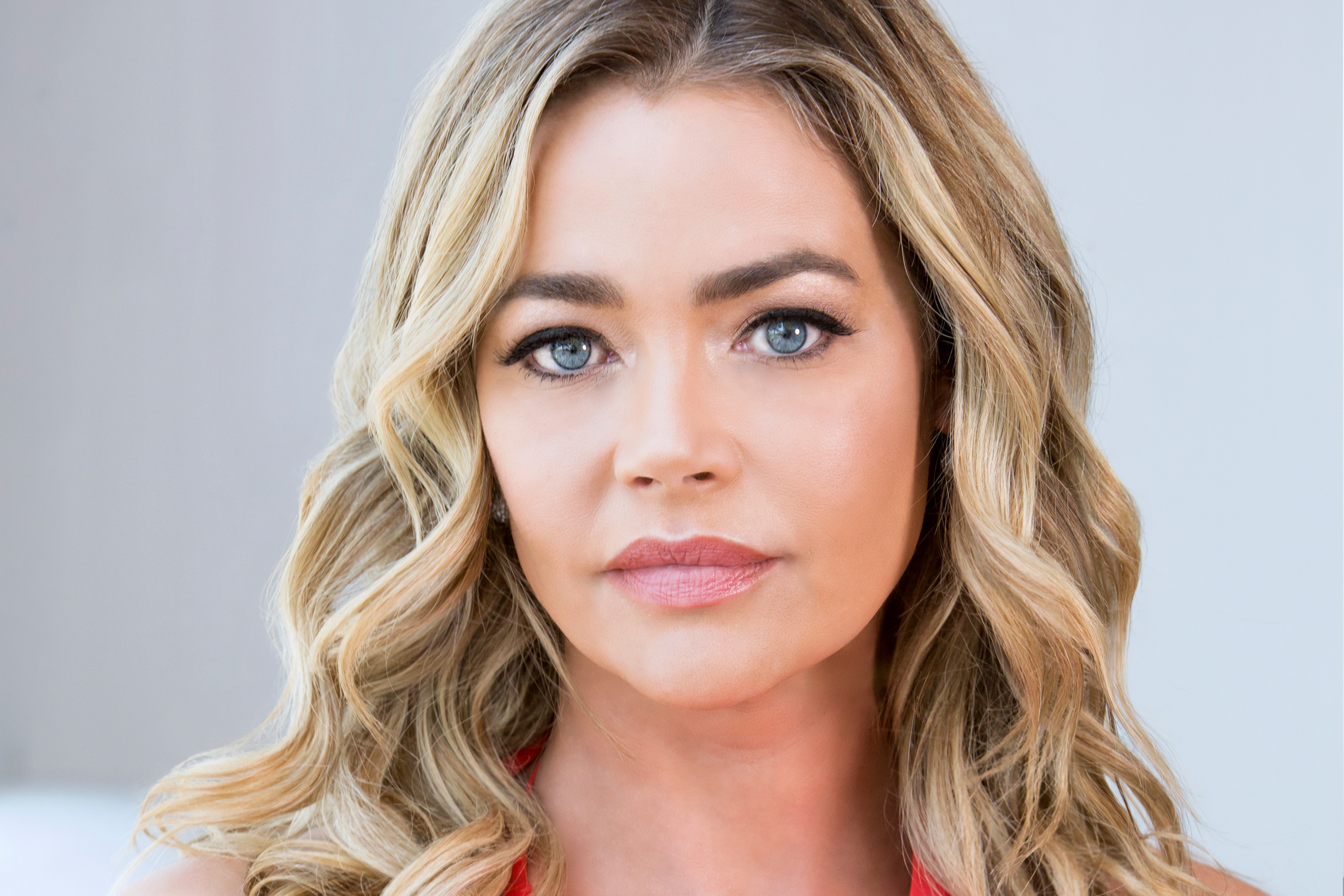 Denise Richards movies, Behind the brows, NewBeauty, 2560x1710 HD Desktop