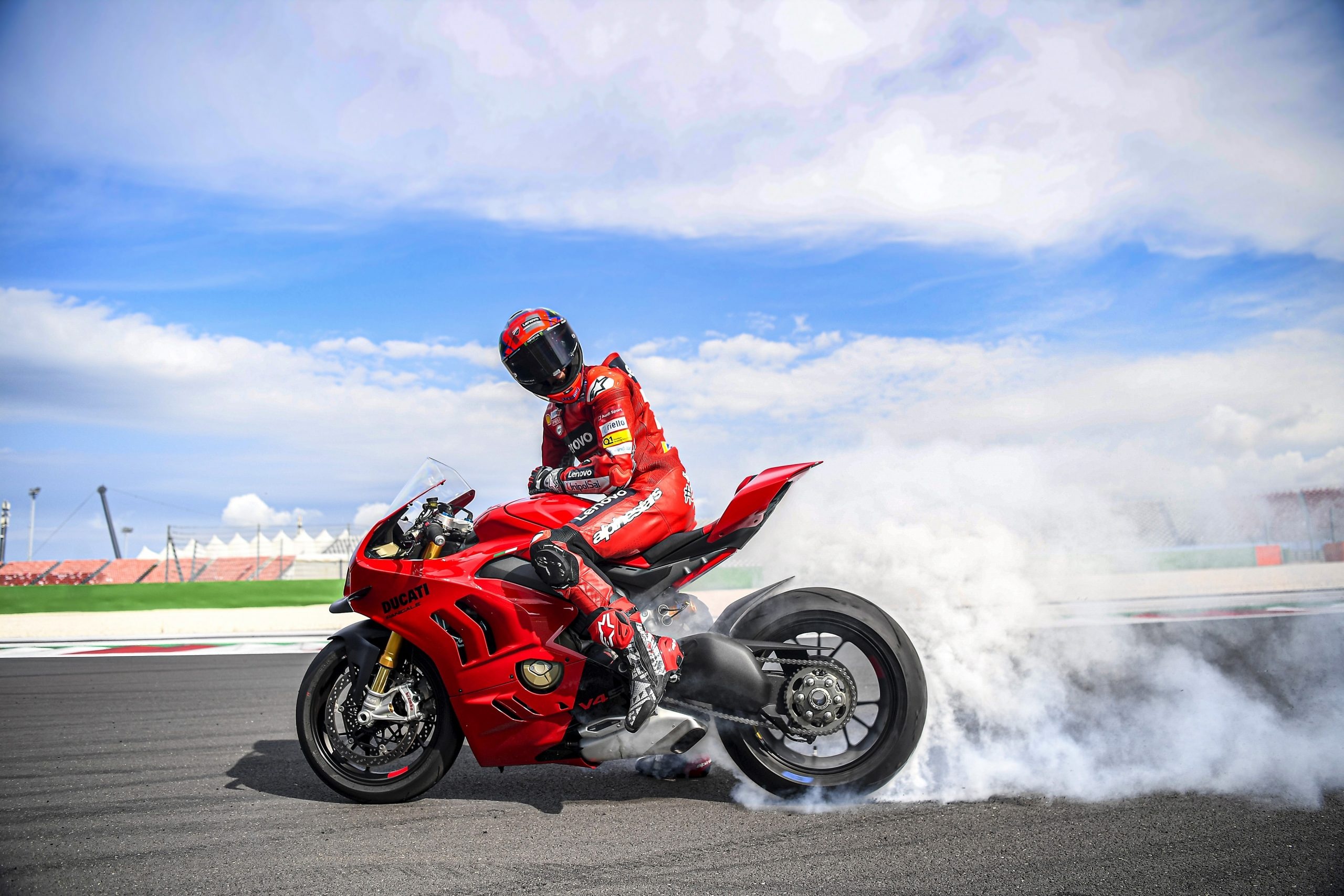 Ducati Panigale V4, Refined for perfection, Enhancing the experience, Unleashing the power, 2560x1710 HD Desktop