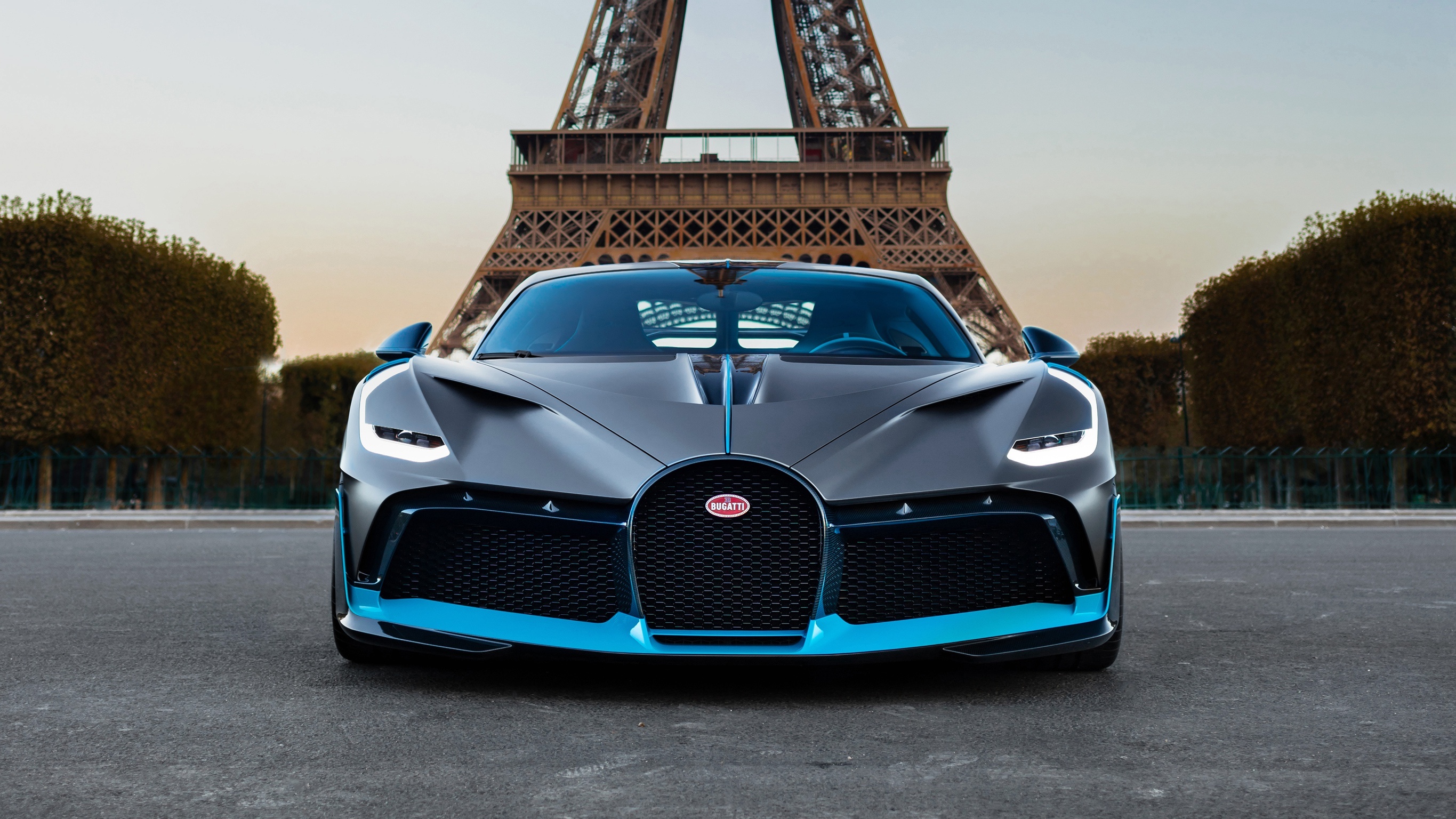 Bugatti Divo, Supercar elegance, High-definition wallpapers, 2018 model, 2740x1540 HD Desktop