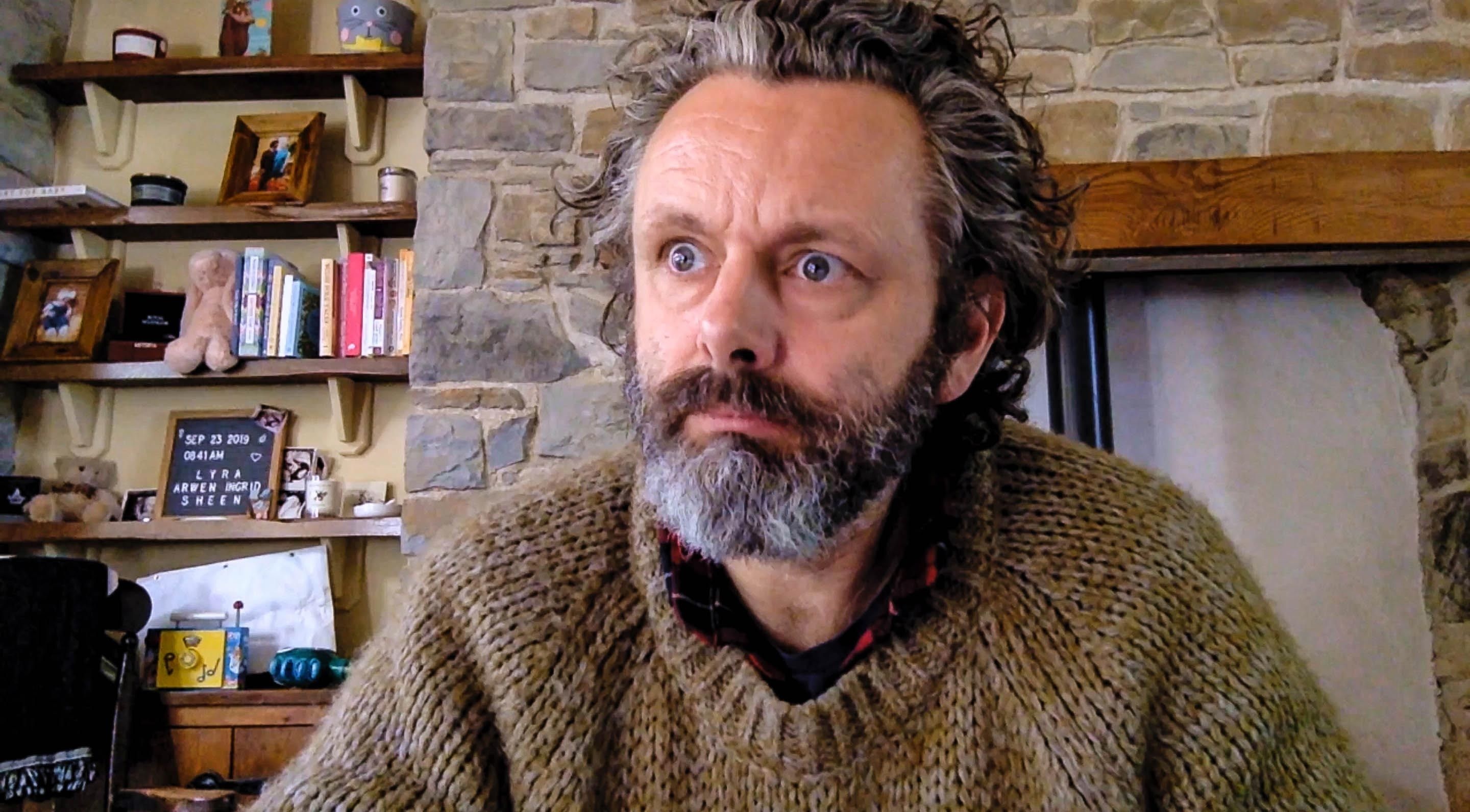 Gogglebox, Michael Sheen and partner, Exciting news, Entertaining addition, 2880x1600 HD Desktop