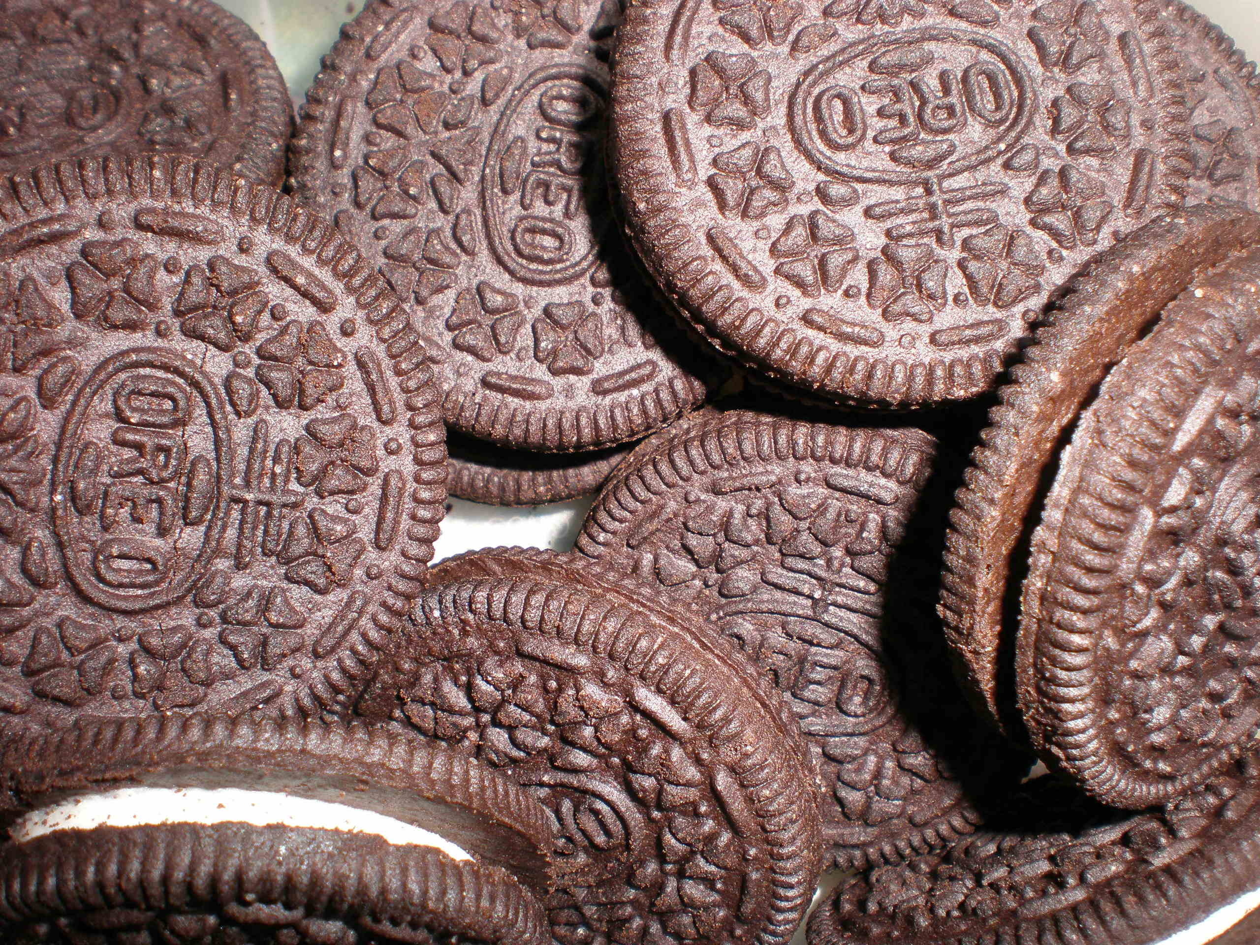 Oreo Cookies: Available in over one hundred countries, Dessert. 2560x1920 HD Background.