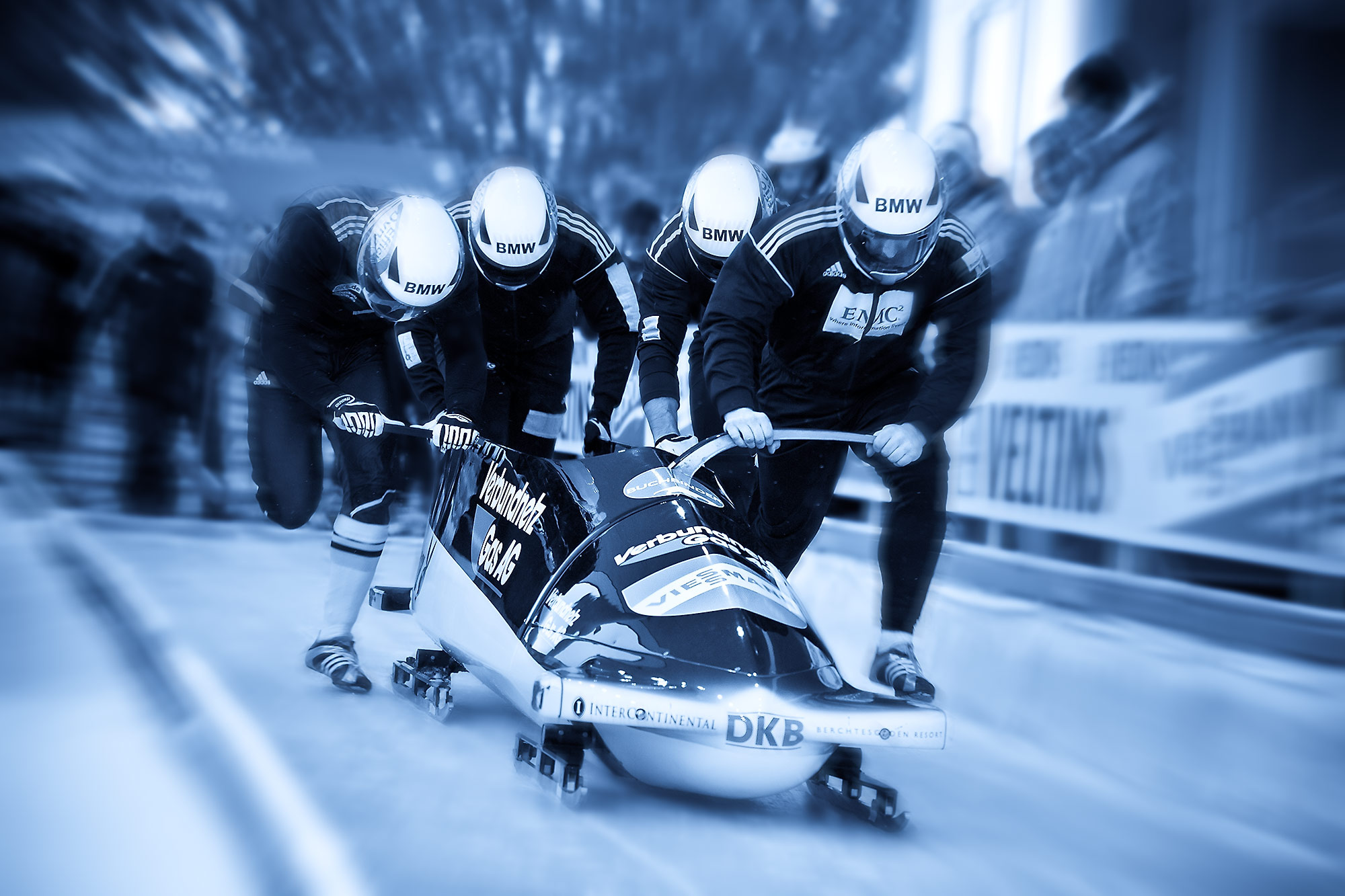 Bobsleigh: Monochrome competitive winter sports event, The start of the bobsled performed by a 4-man squad. 2000x1340 HD Wallpaper.