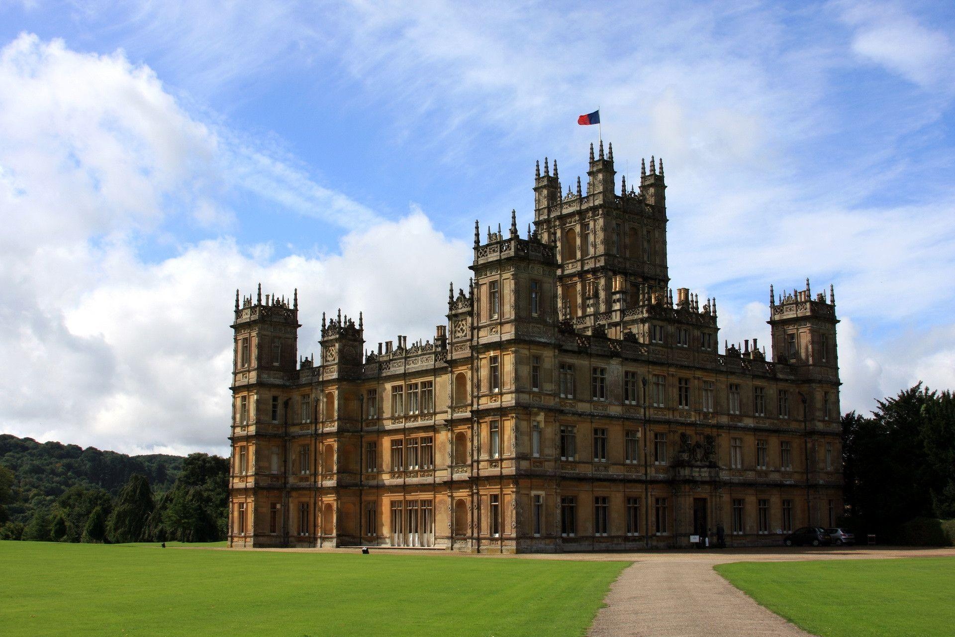 Castle: The 5,000-acre estate is in Highclere in Hampshire, England, Country house. 1920x1280 HD Background.